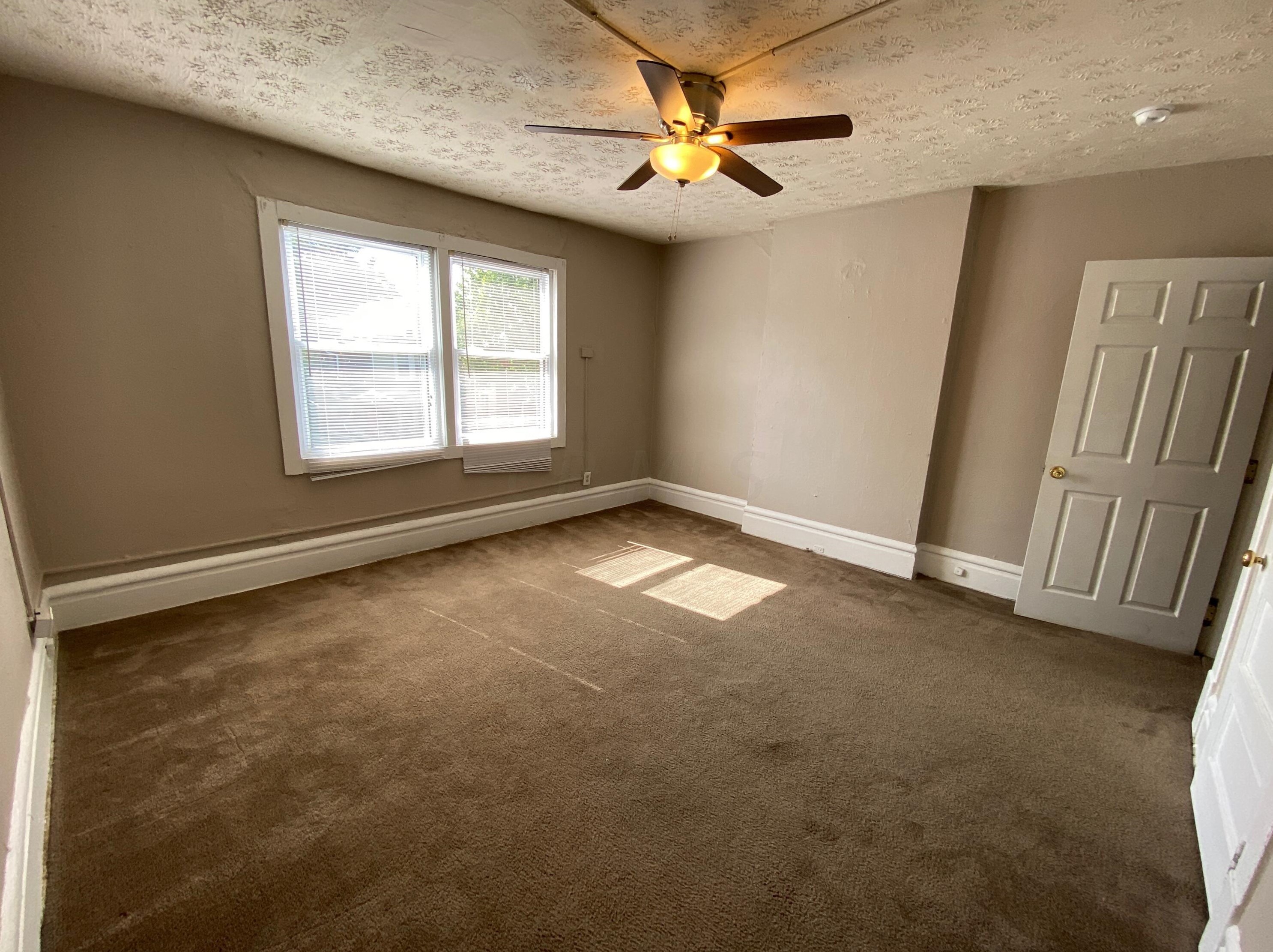 1438 Hunter Ave, Columbus OH 43201-2018 exterior