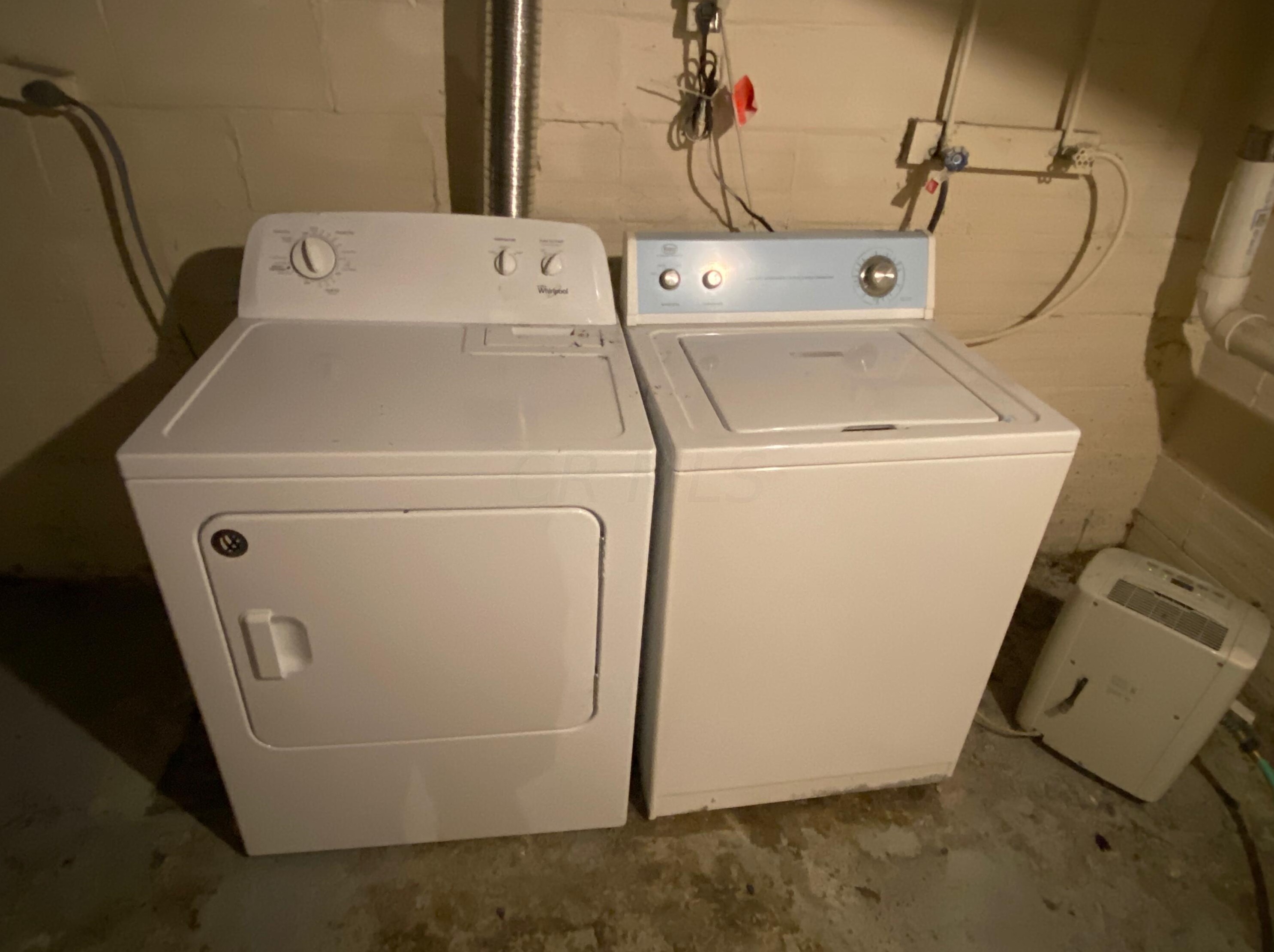 1438 Hunter Ave, Columbus OH 43201-2018 exterior