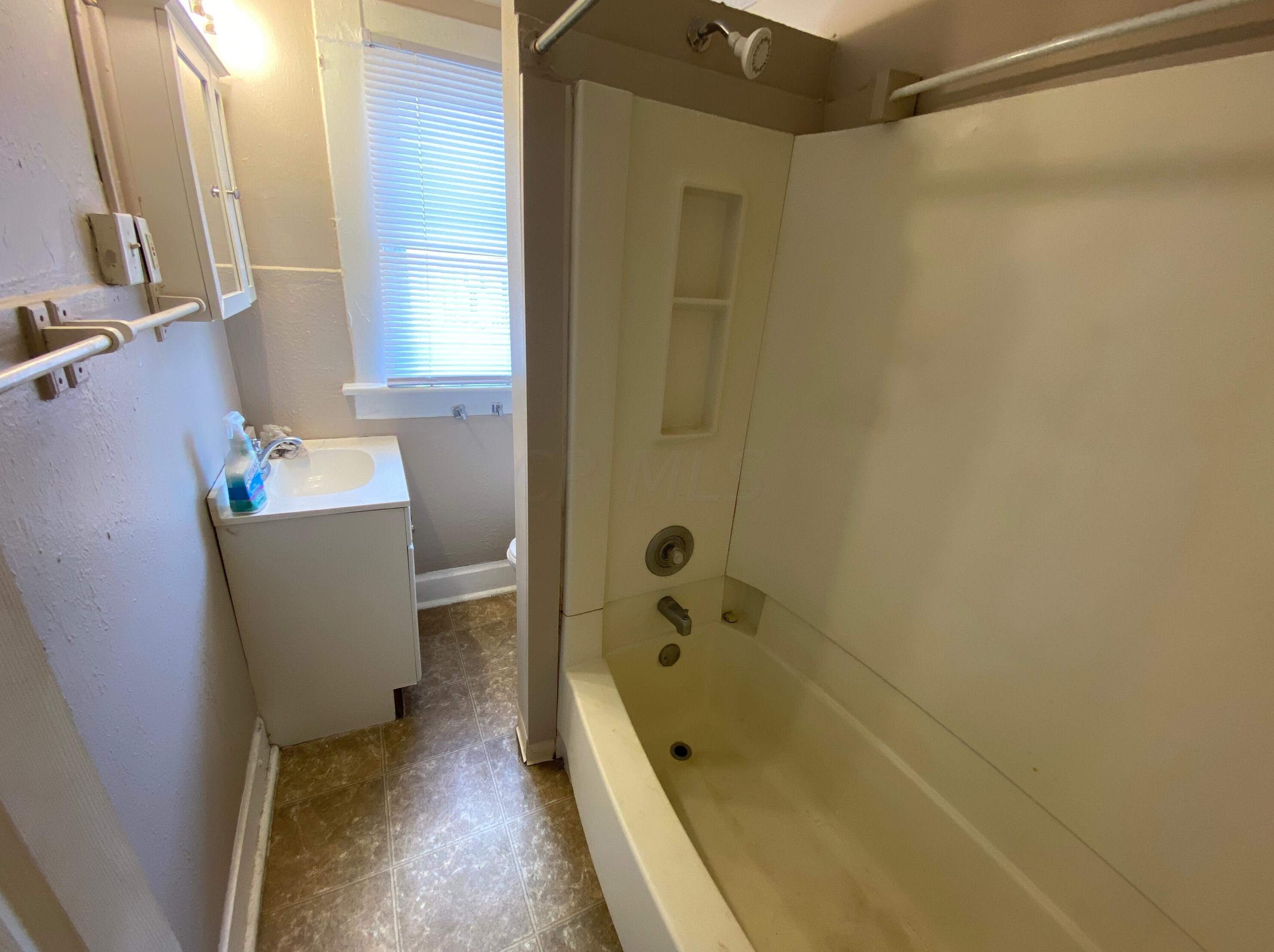 1438 Hunter Ave, Columbus OH 43201-2018 exterior