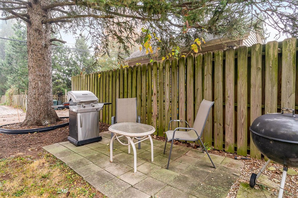 872 Copeland Rd, Columbus OH 43212-3806 exterior