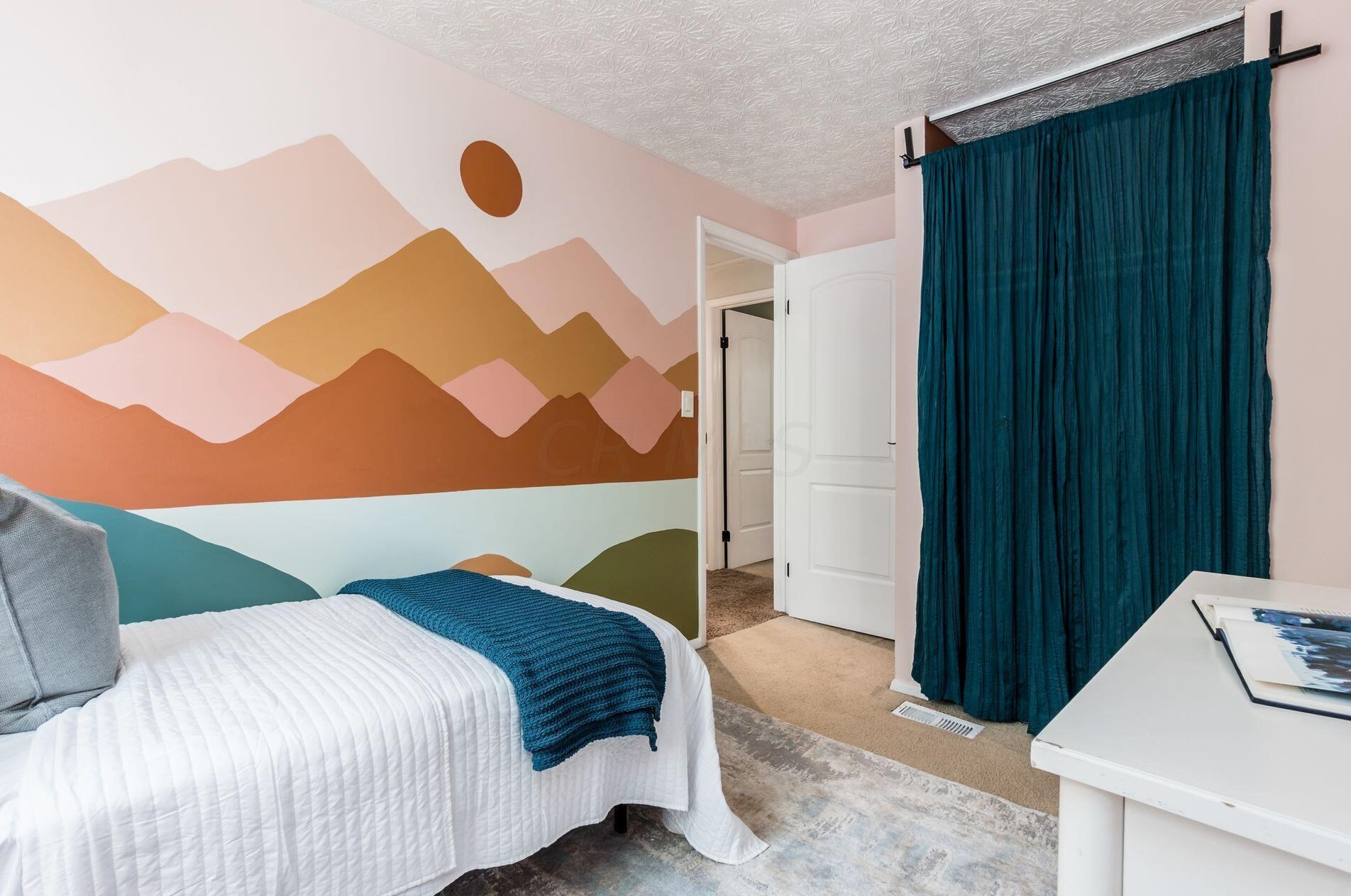 6285 Barnside Dr, Cnl Wnchstr OH  43110-9776 exterior