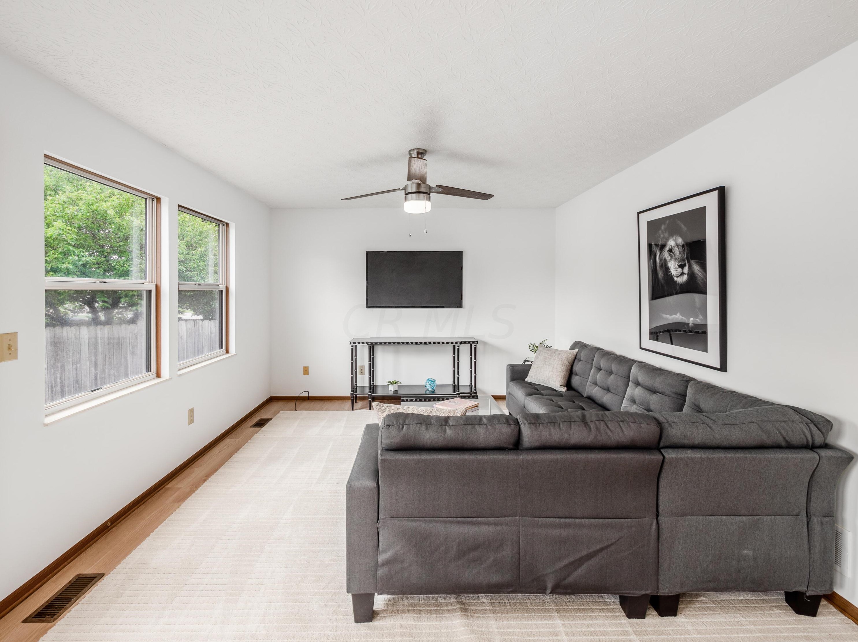 7385 Harbour Town Dr, Pickerington OH  43147-8646 exterior