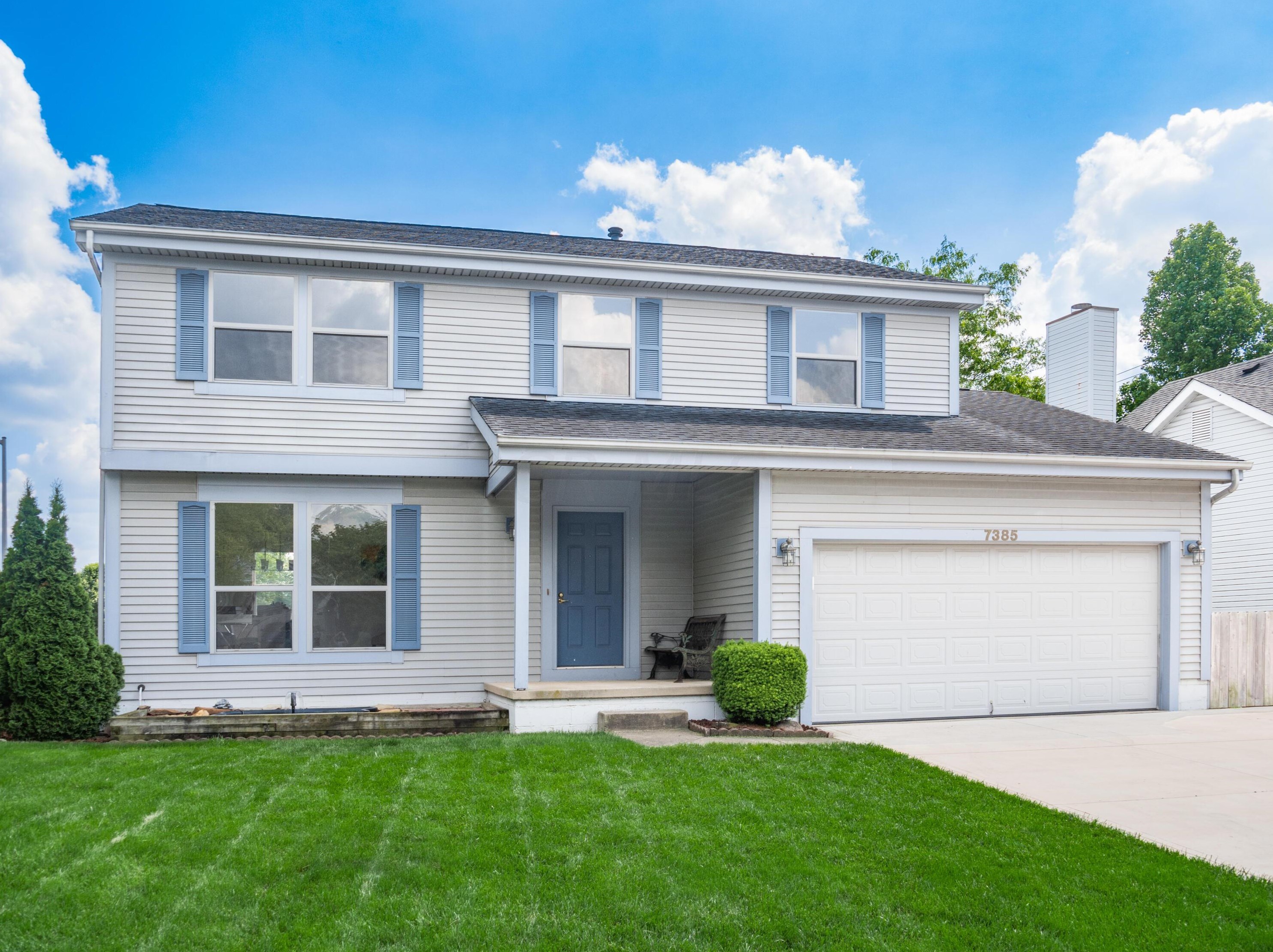 7385 Harbour Town Dr, Pickerington OH  43147-8646 exterior