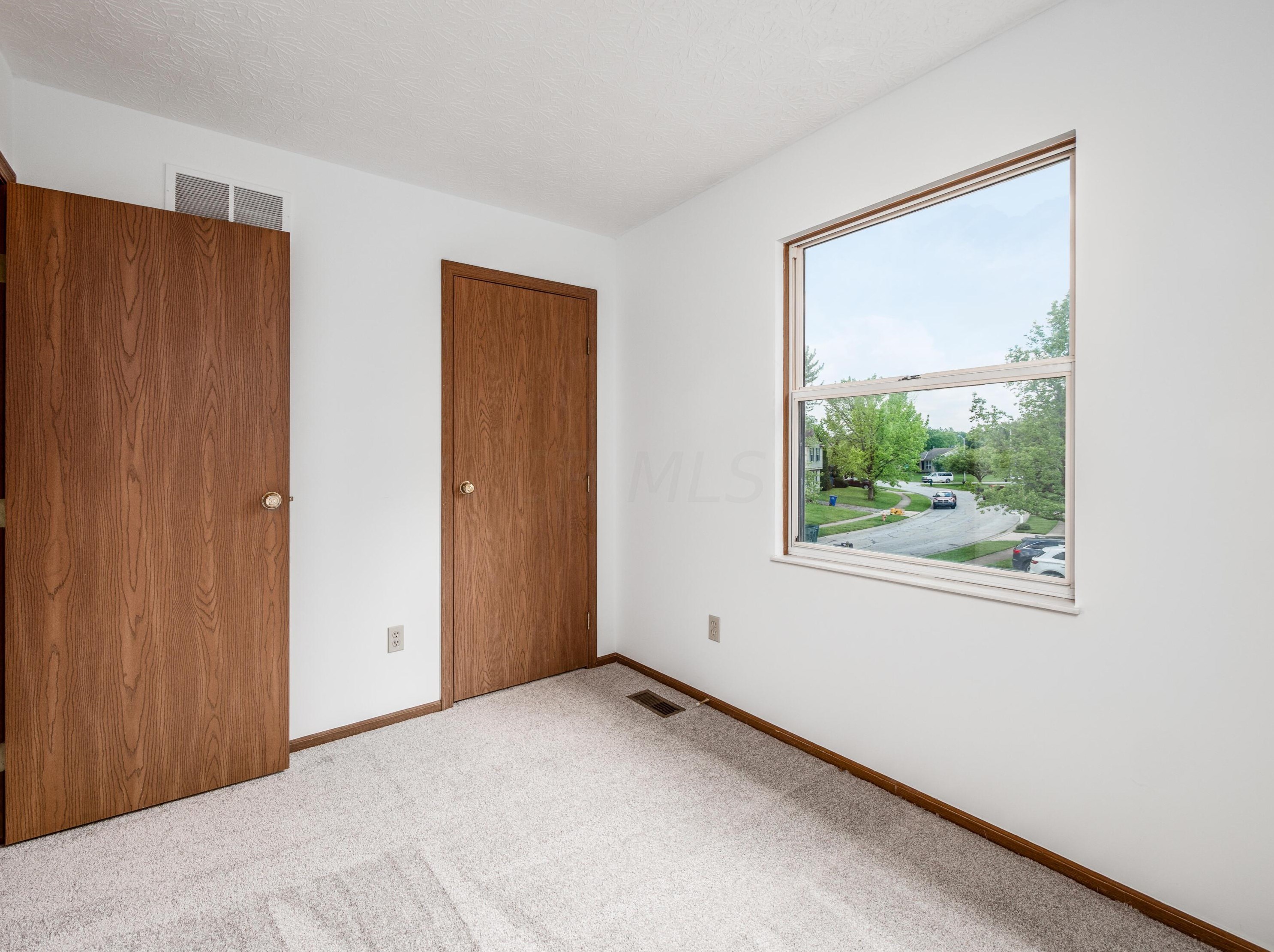 7385 Harbour Town Dr, Pickerington OH  43147-8646 exterior