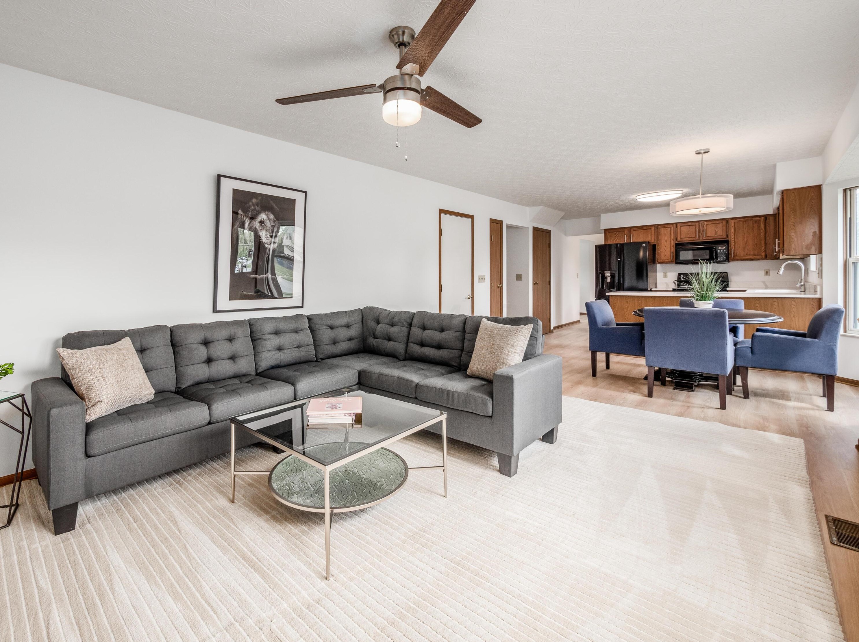 7385 Harbour Town Dr, Pickerington OH  43147-8646 exterior