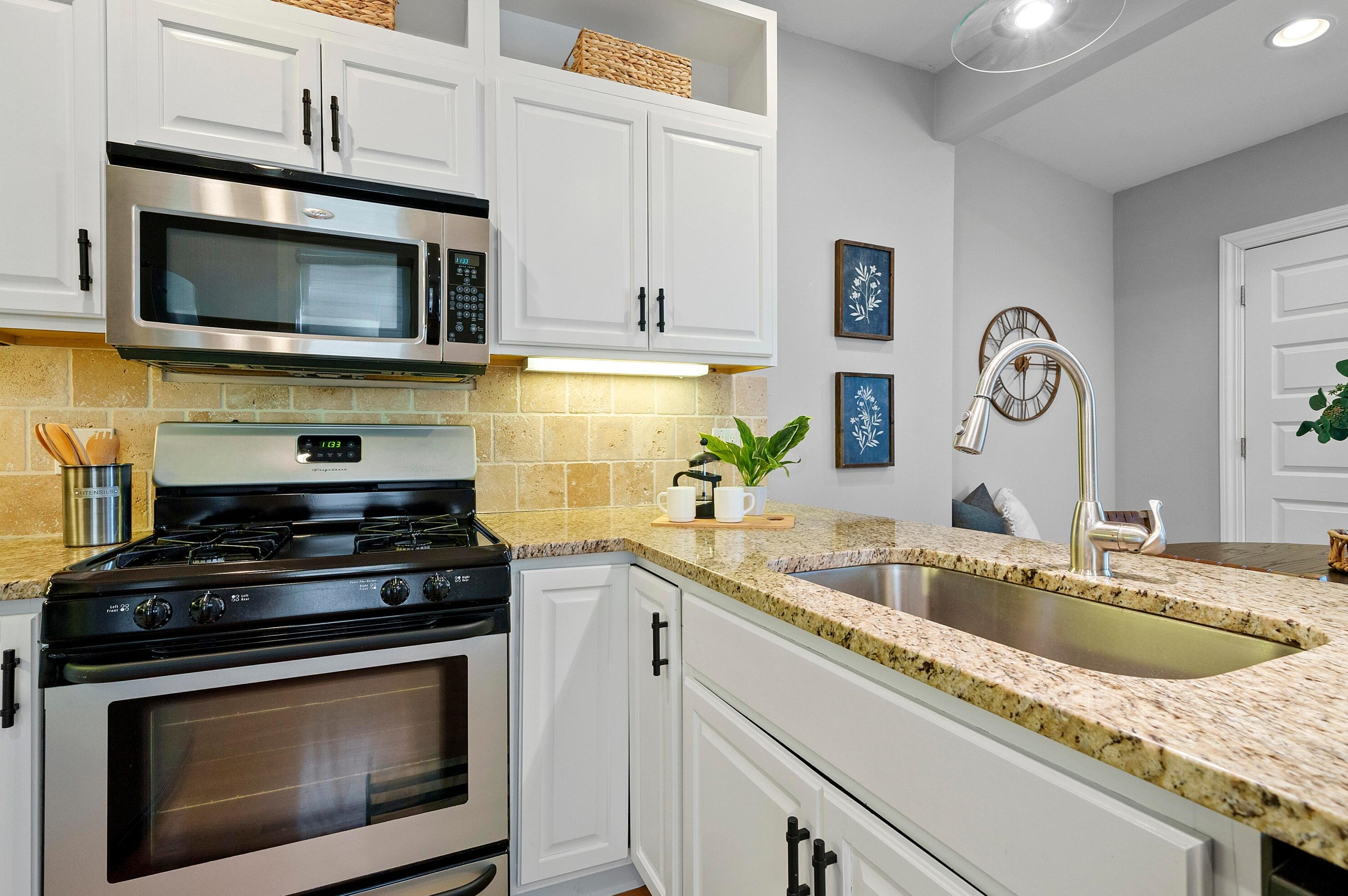 1024 Oregon Ave, Columbus OH  43201-3369 exterior