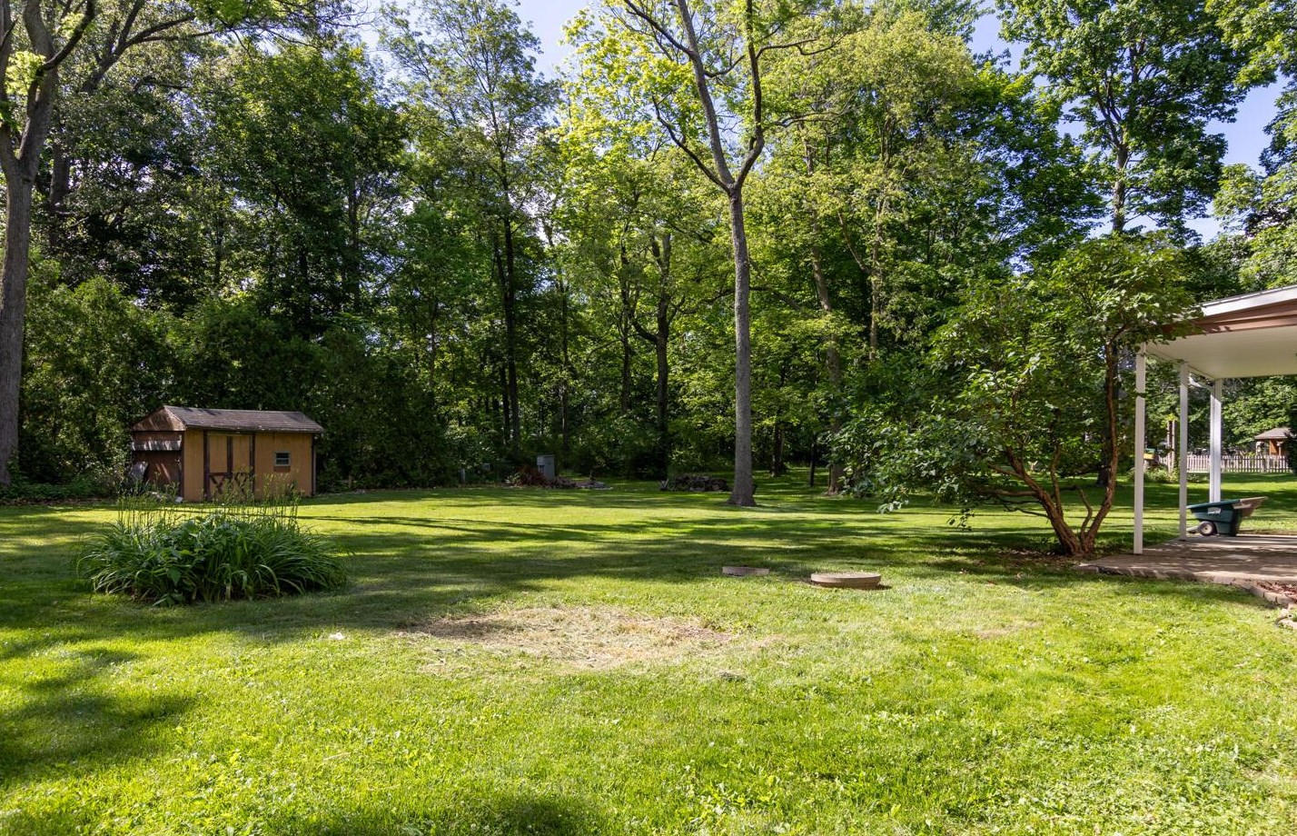 433 Wooster Way, Lancaster OH 43130-9236 exterior