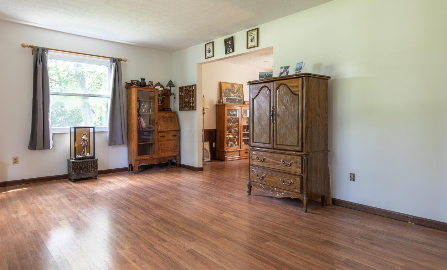 433 Wooster Way, Lancaster OH 43130-9236 exterior