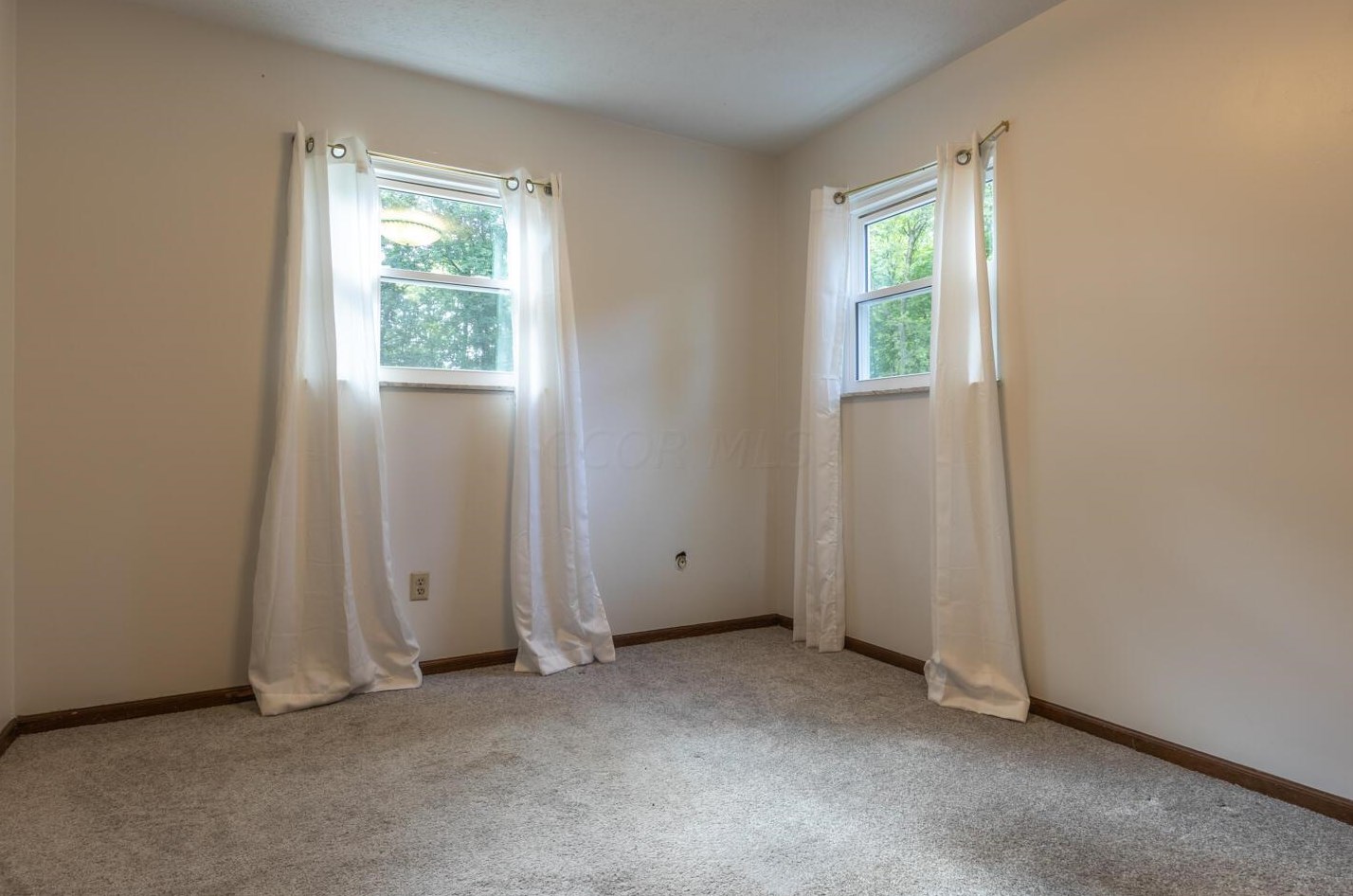 433 Wooster Way, Lancaster OH 43130-9236 exterior