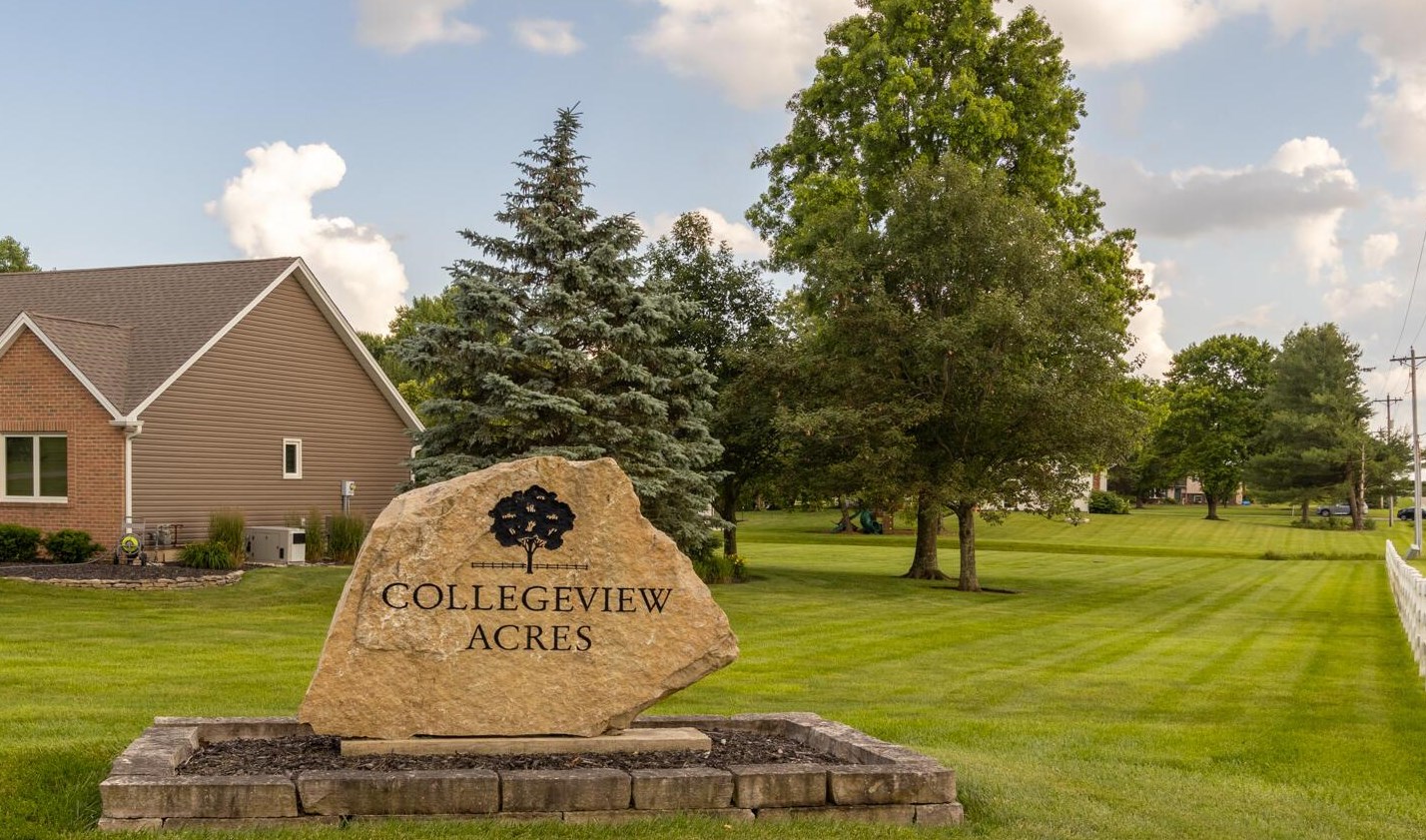 433 Wooster Way, Lancaster OH 43130-9236 exterior