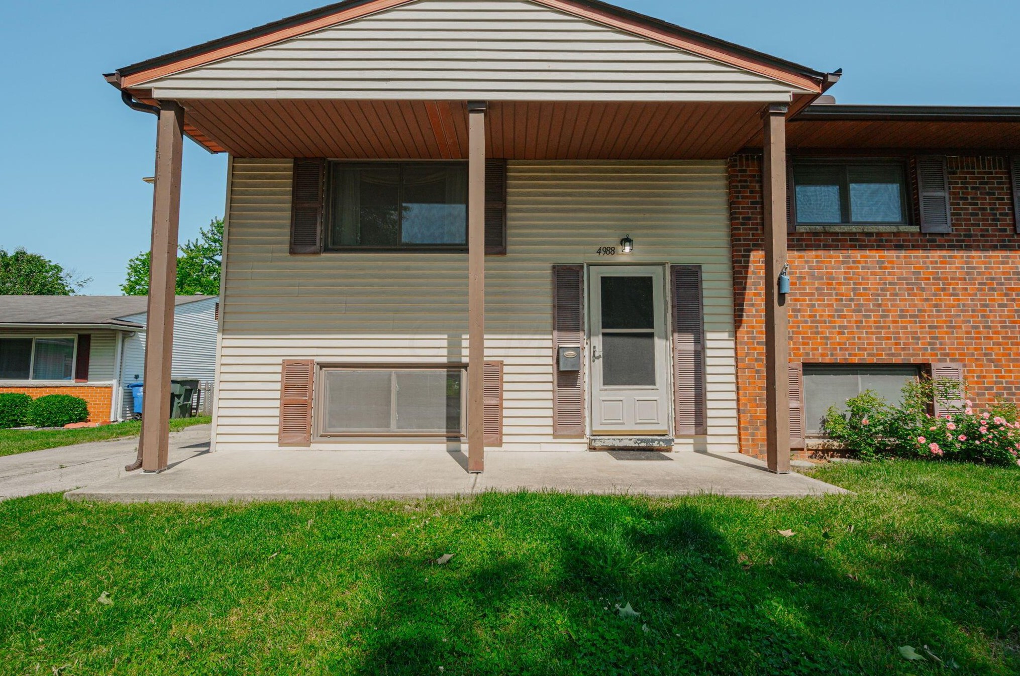 4988 Carbondale Dr, Columbus OH  43232-4568 exterior