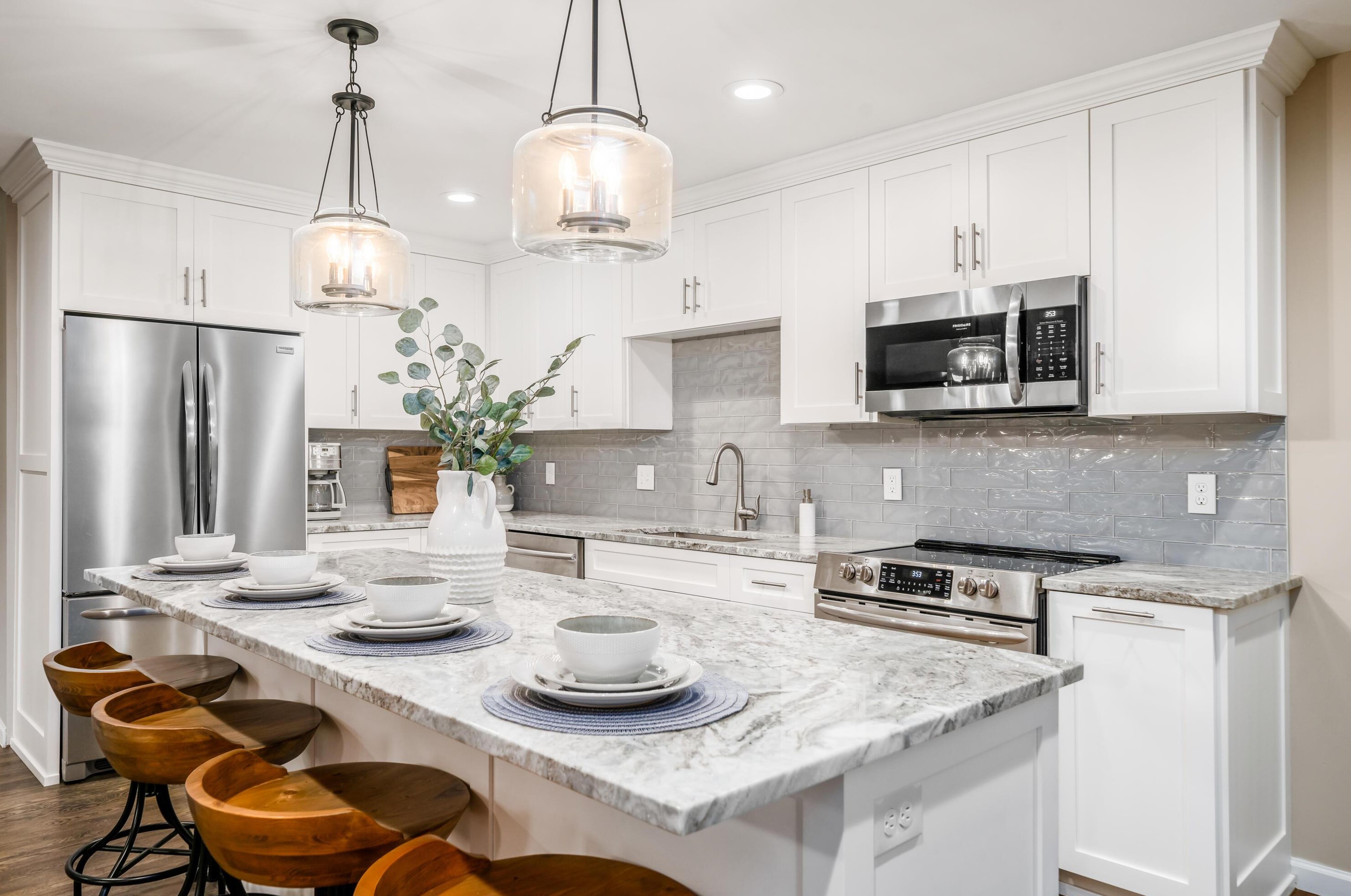 2101 Coach Rd, Columbus OH 43220-2941 exterior