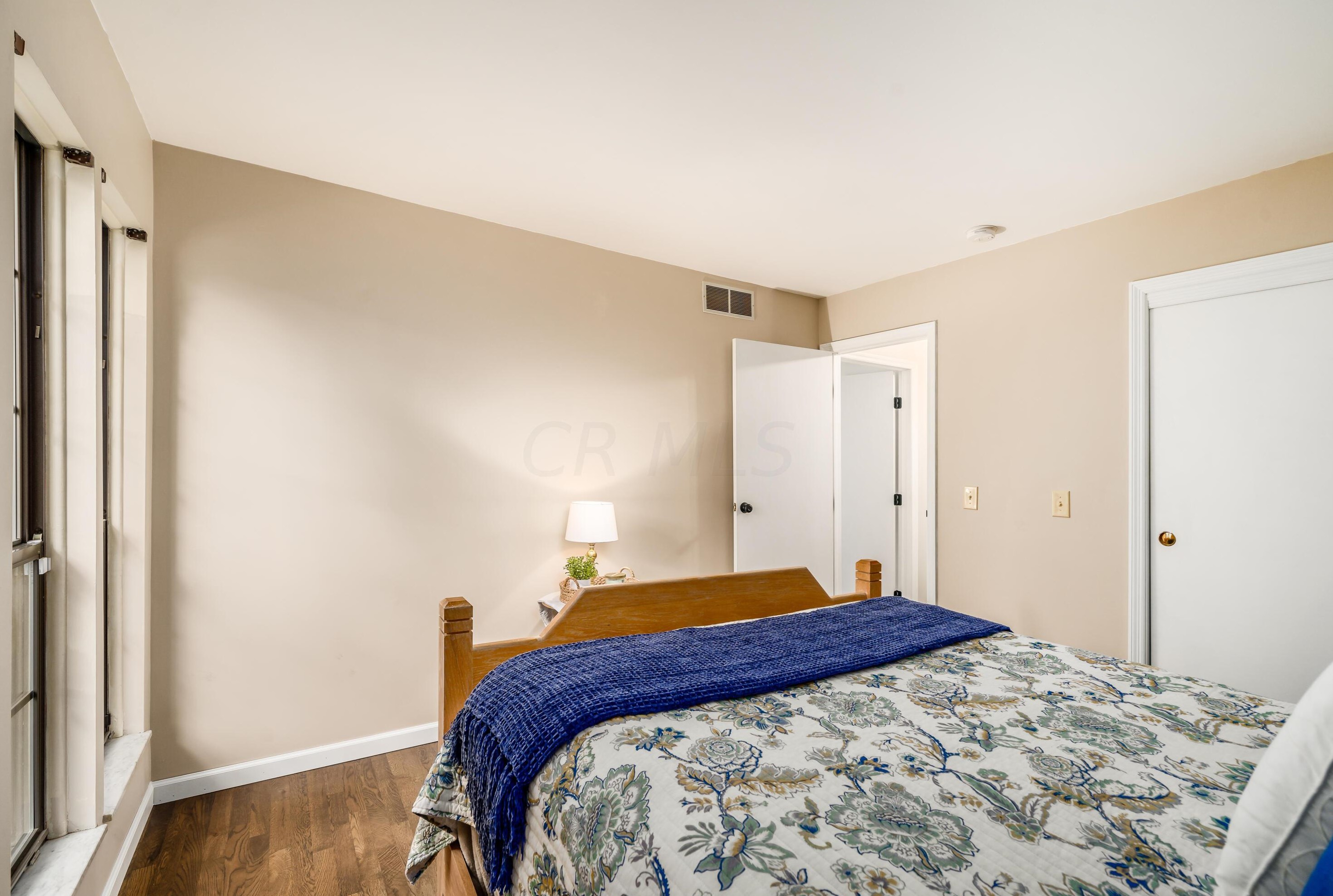 2101 Coach Rd, Columbus OH 43220-2941 exterior