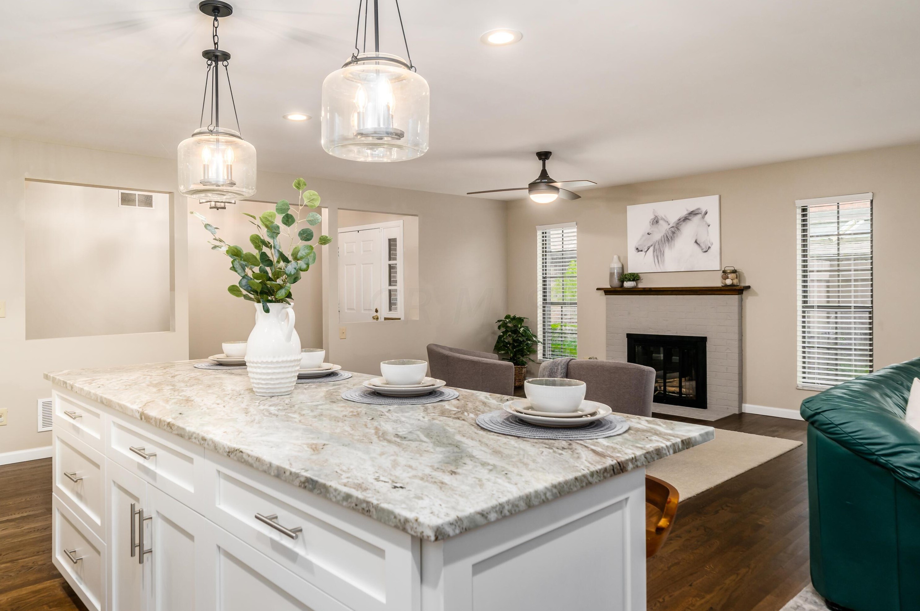 2101 Coach Rd, Columbus OH 43220-2941 exterior