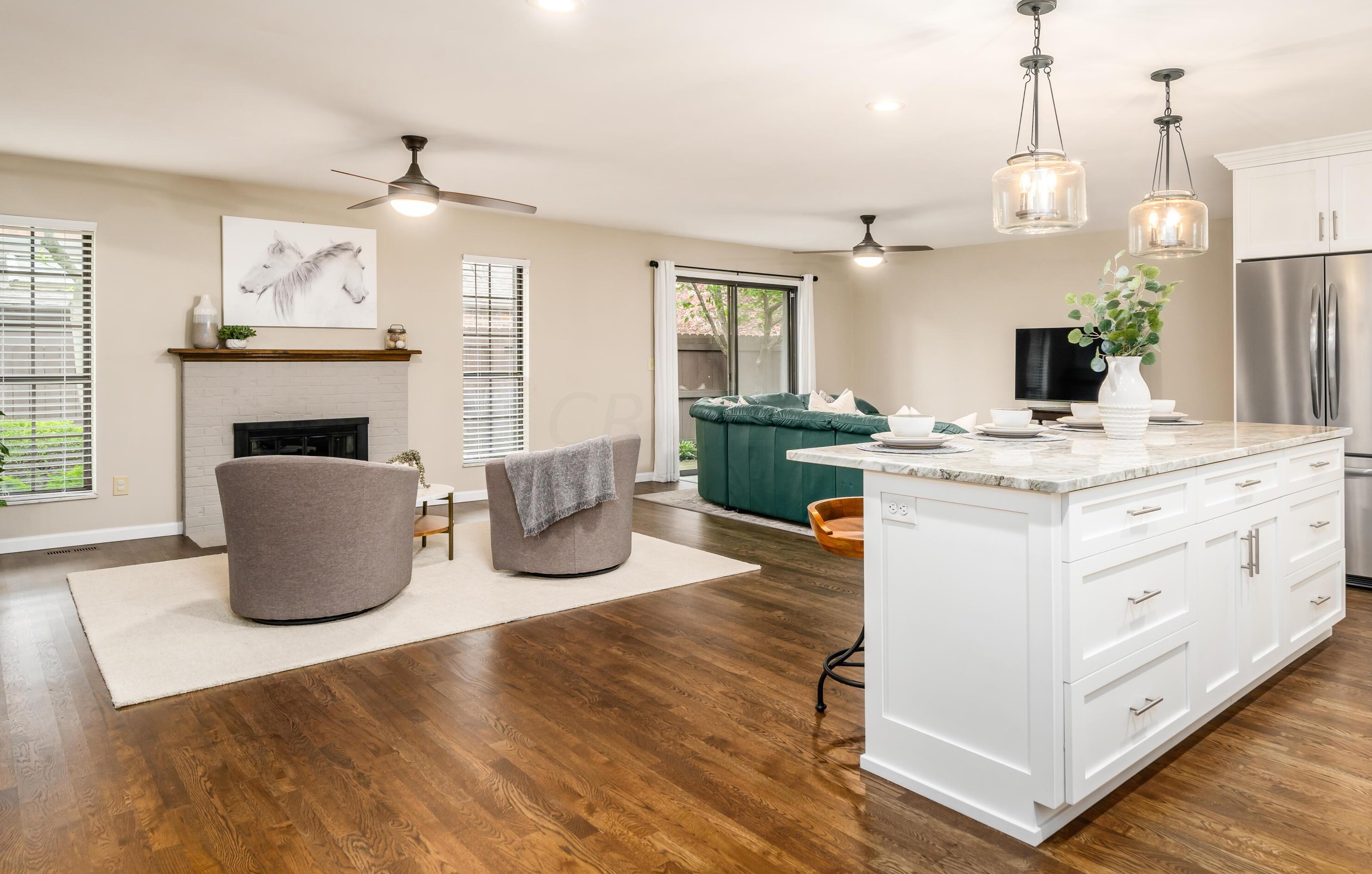 2101 Coach Rd, Columbus OH 43220-2941 exterior