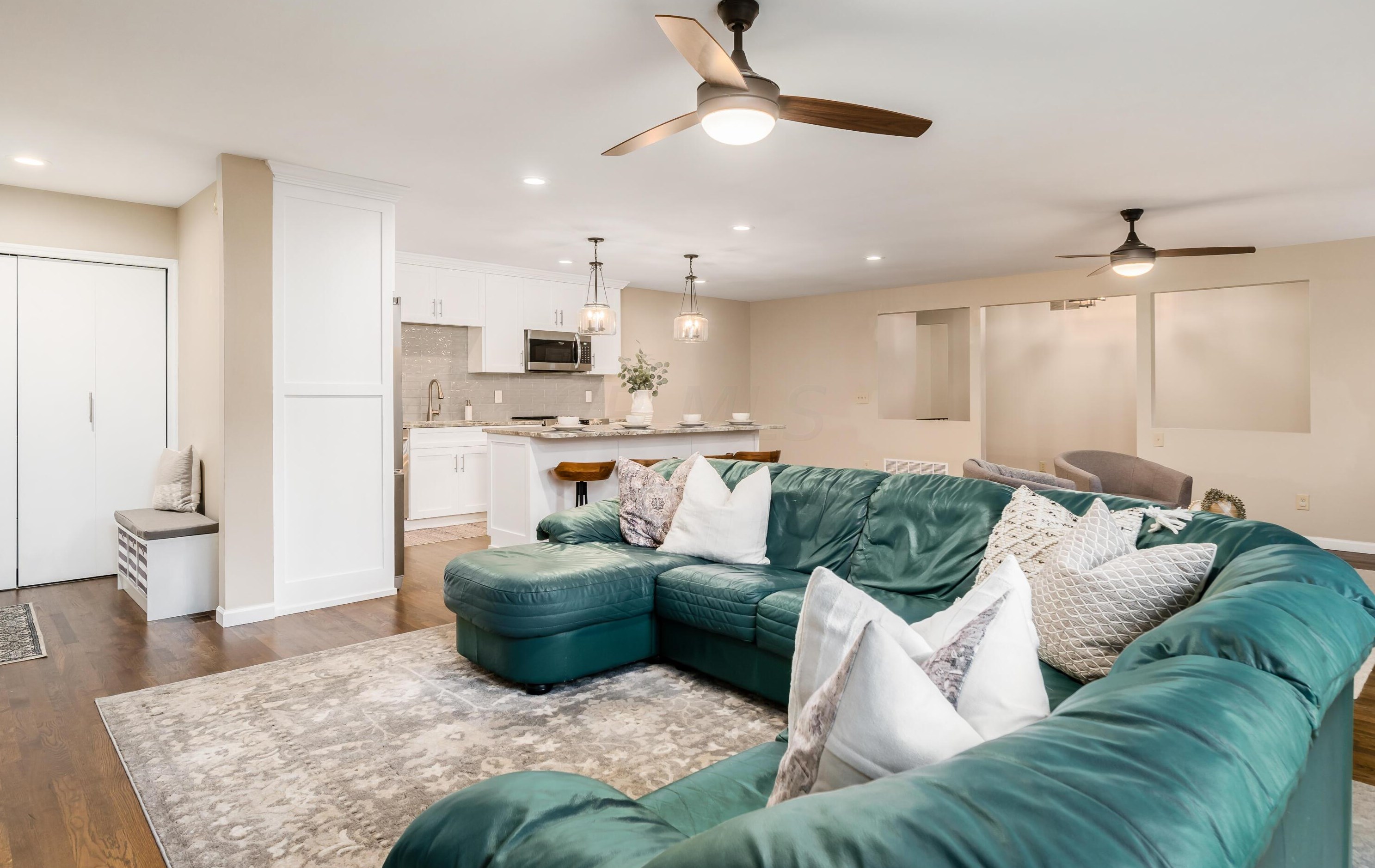 2101 Coach Rd, Columbus OH 43220-2941 exterior