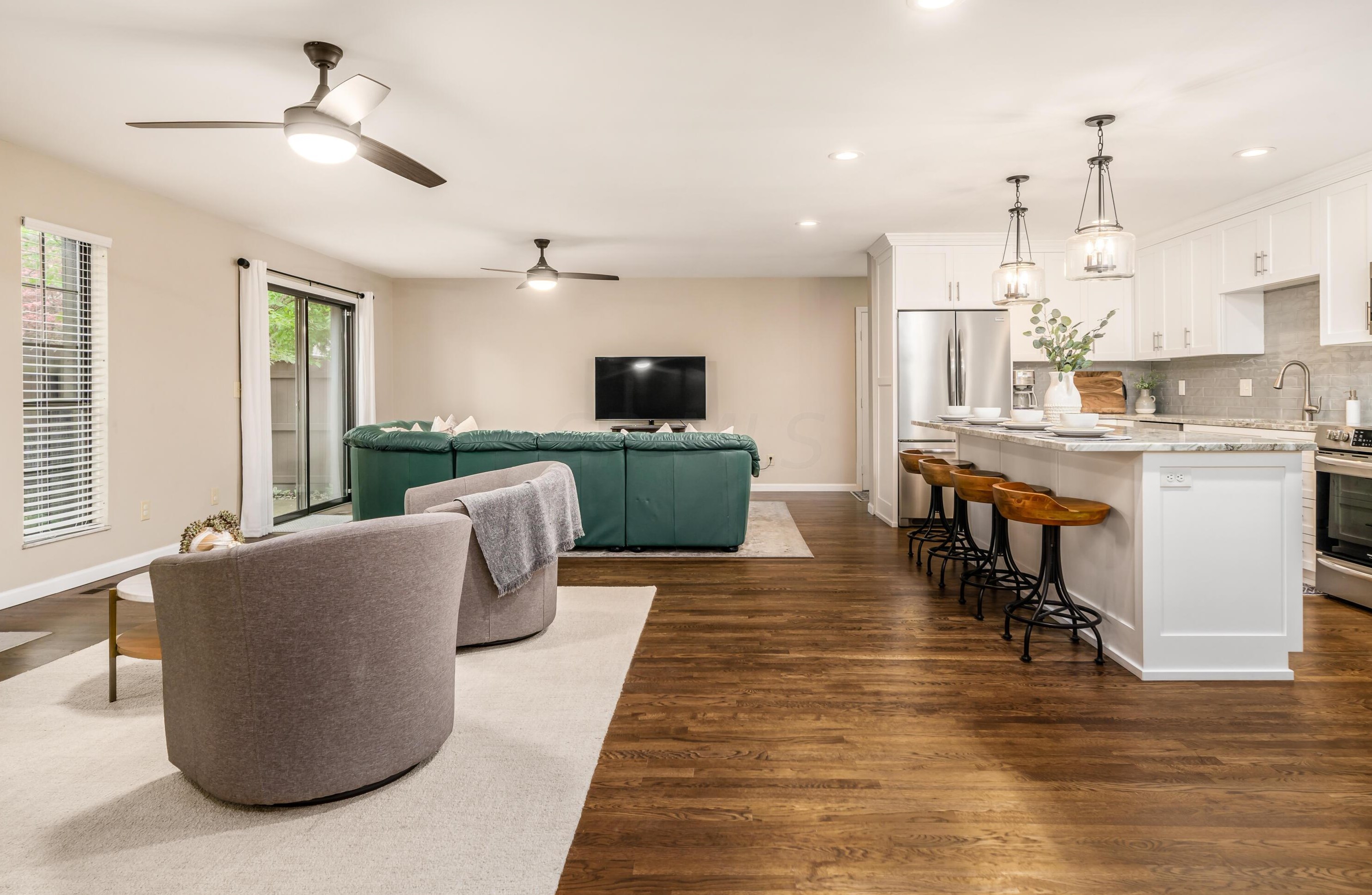 2101 Coach Rd, Columbus OH 43220-2941 exterior