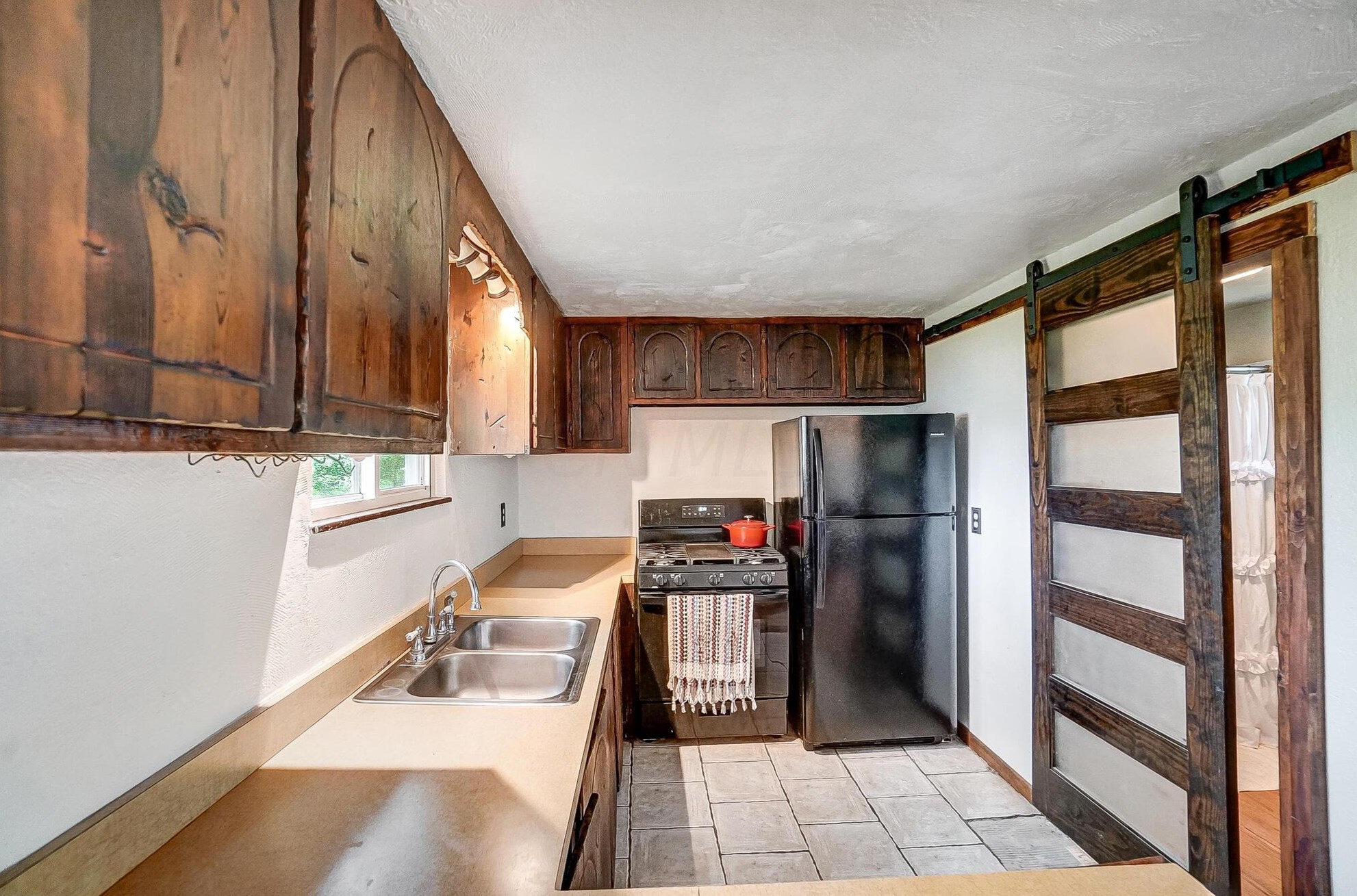 999 Hart Rd, Columbus OH  43223-3864 exterior