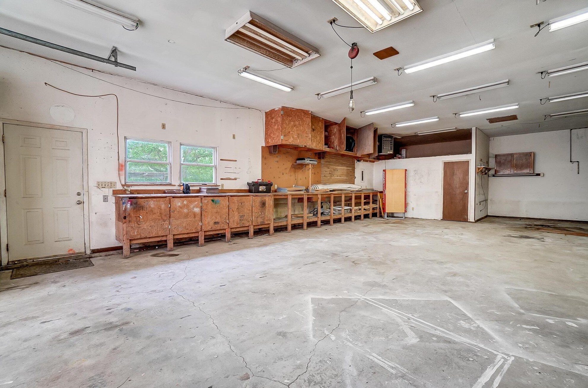 999 Hart Rd, Columbus OH  43223-3864 exterior