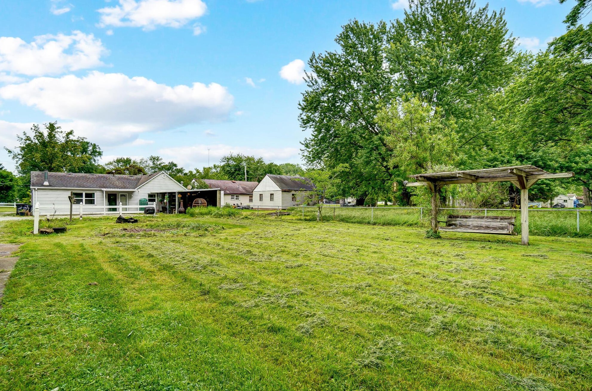 999 Hart Rd, Columbus OH  43223-3864 exterior