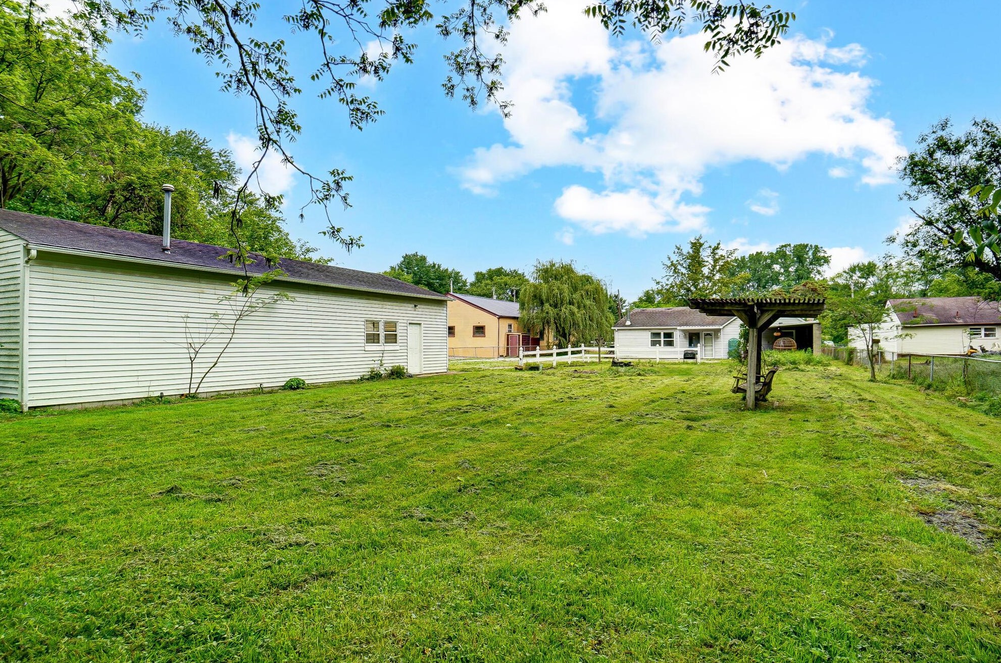 999 Hart Rd, Columbus OH  43223-3864 exterior