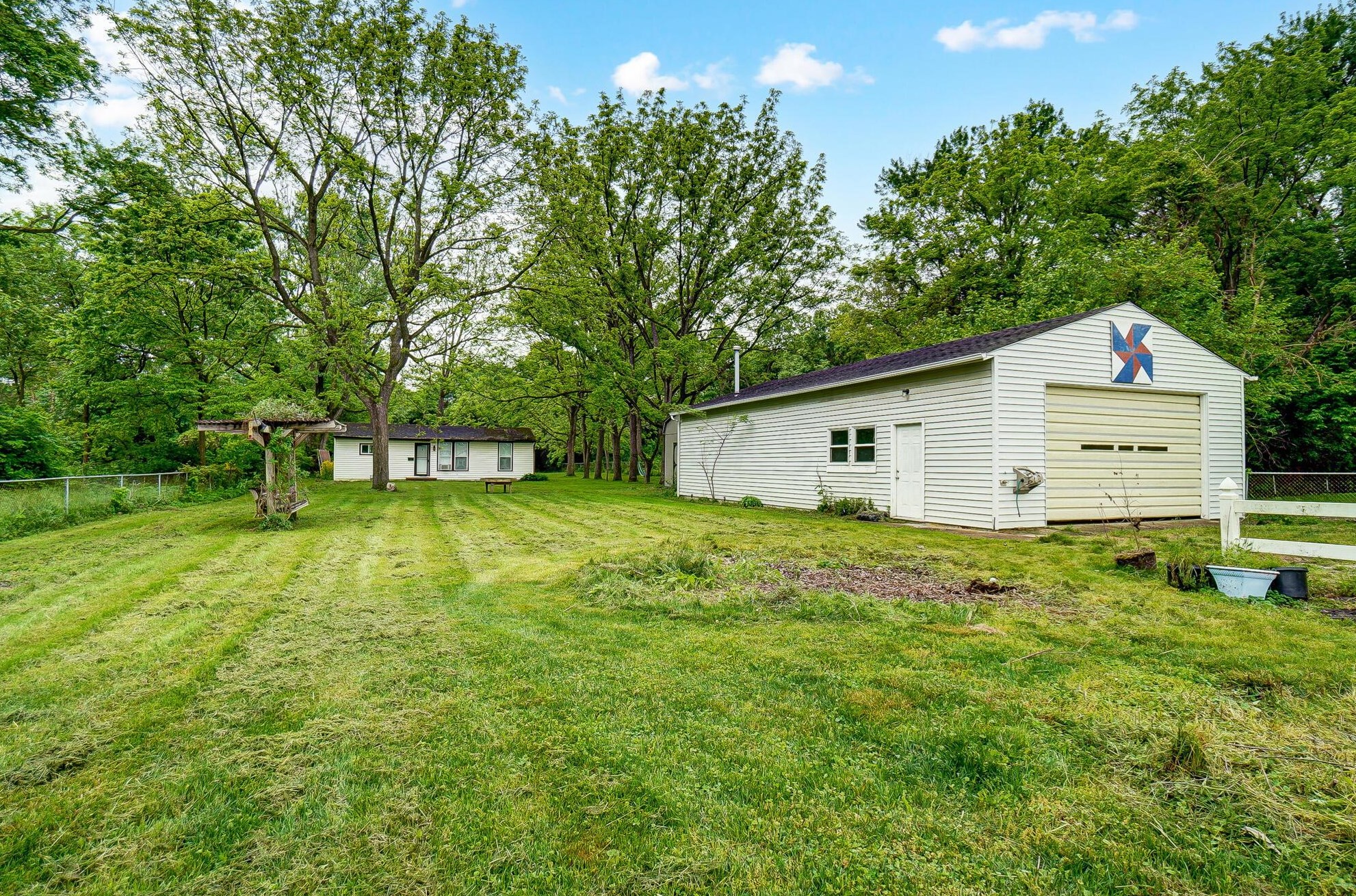 999 Hart Rd, Columbus OH  43223-3864 exterior