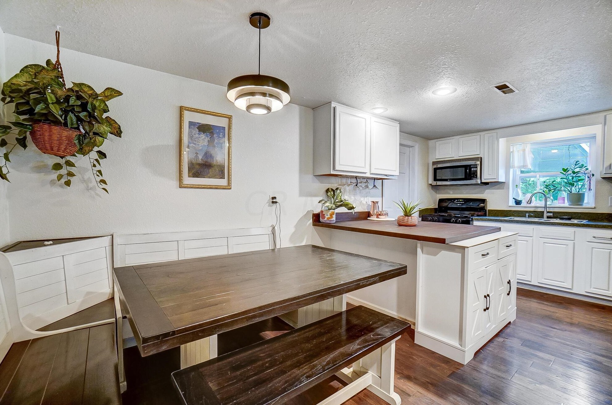 999 Hart Rd, Columbus OH  43223-3864 exterior