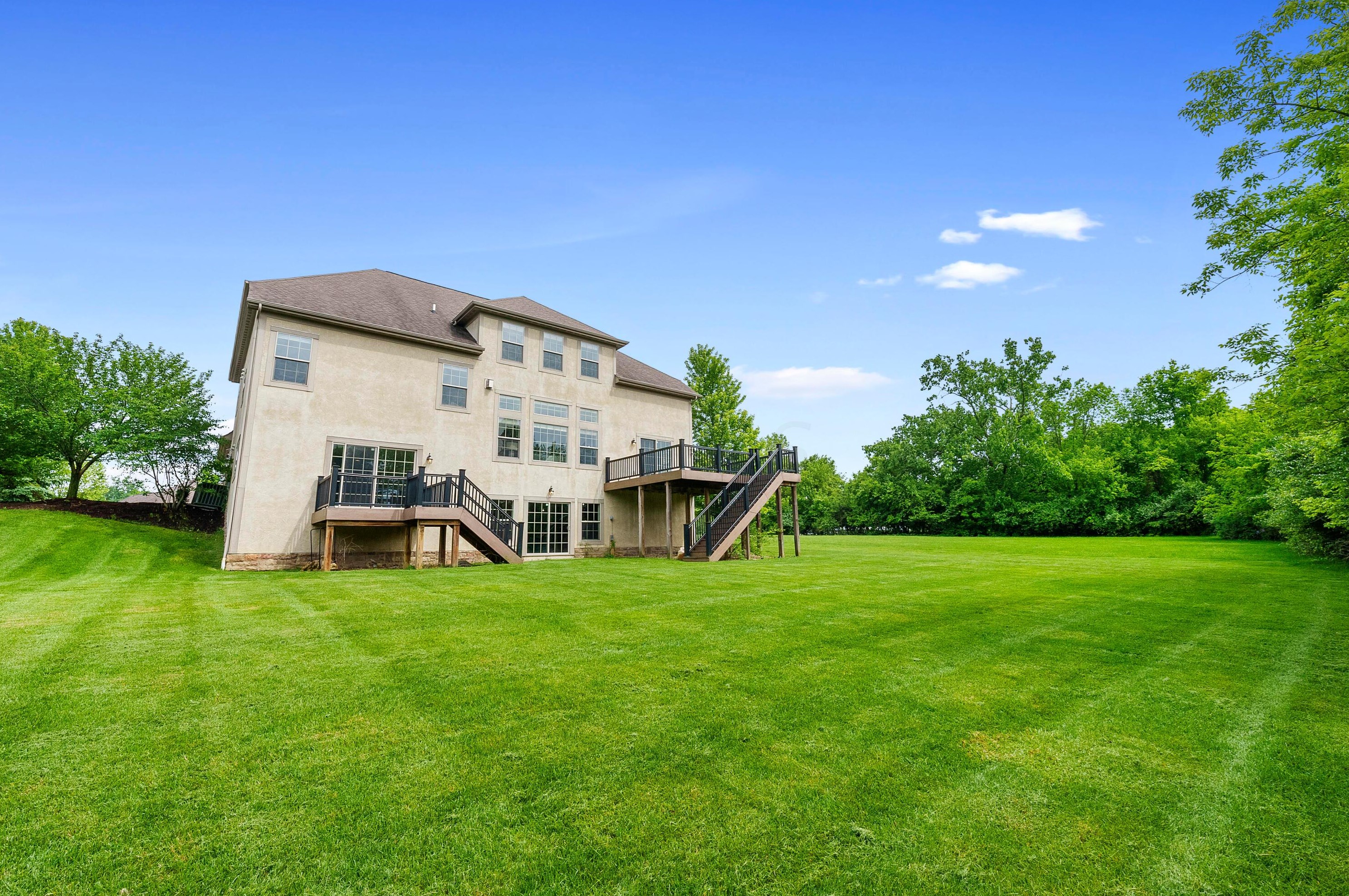 8127 Conine Dr, Dublin OH  exterior