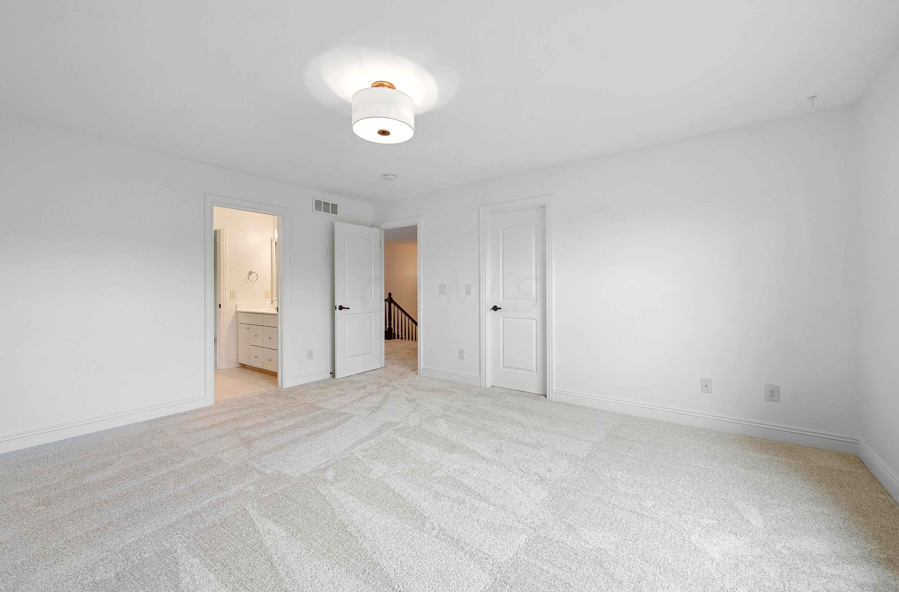 8127 Conine Dr, Dublin OH  exterior