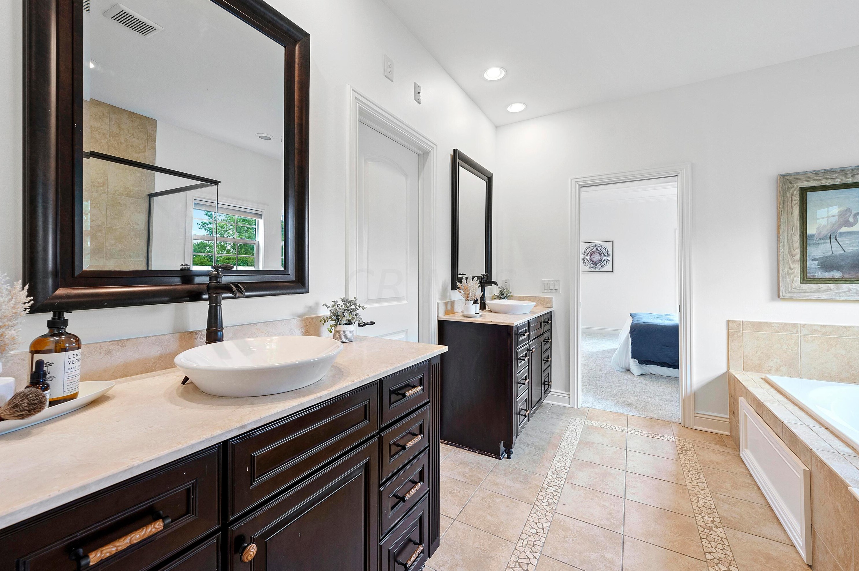 8127 Conine Dr, Dublin OH  exterior