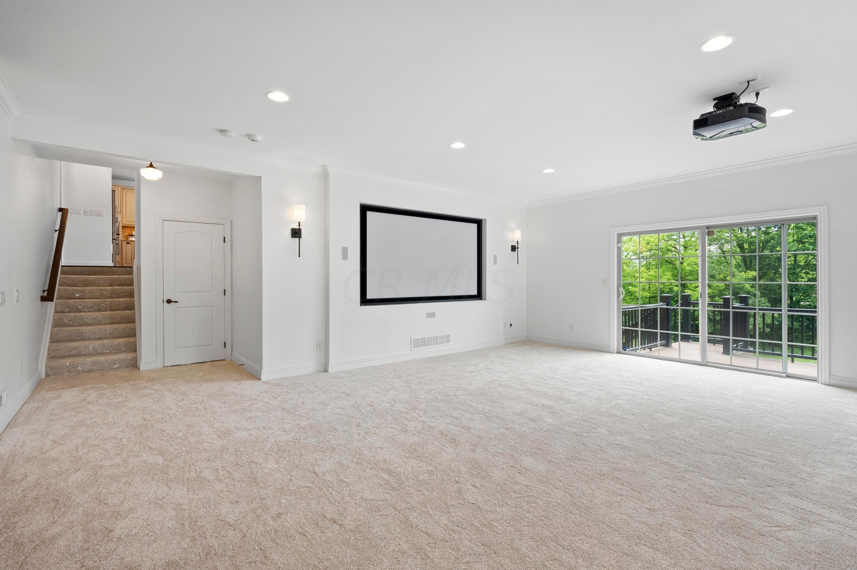 8127 Conine Dr, Dublin OH  exterior