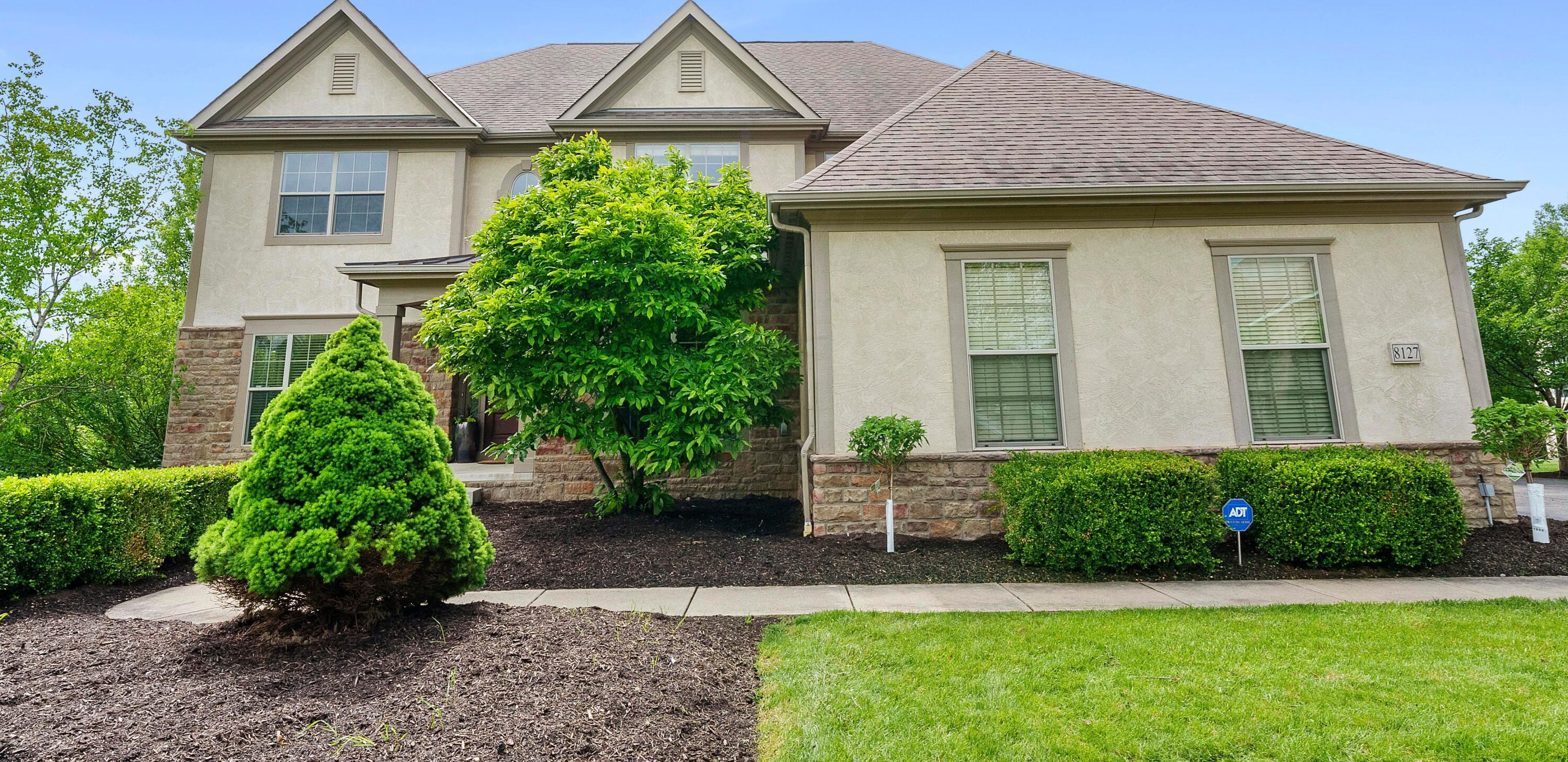 8127 Conine Dr, Dublin OH  exterior