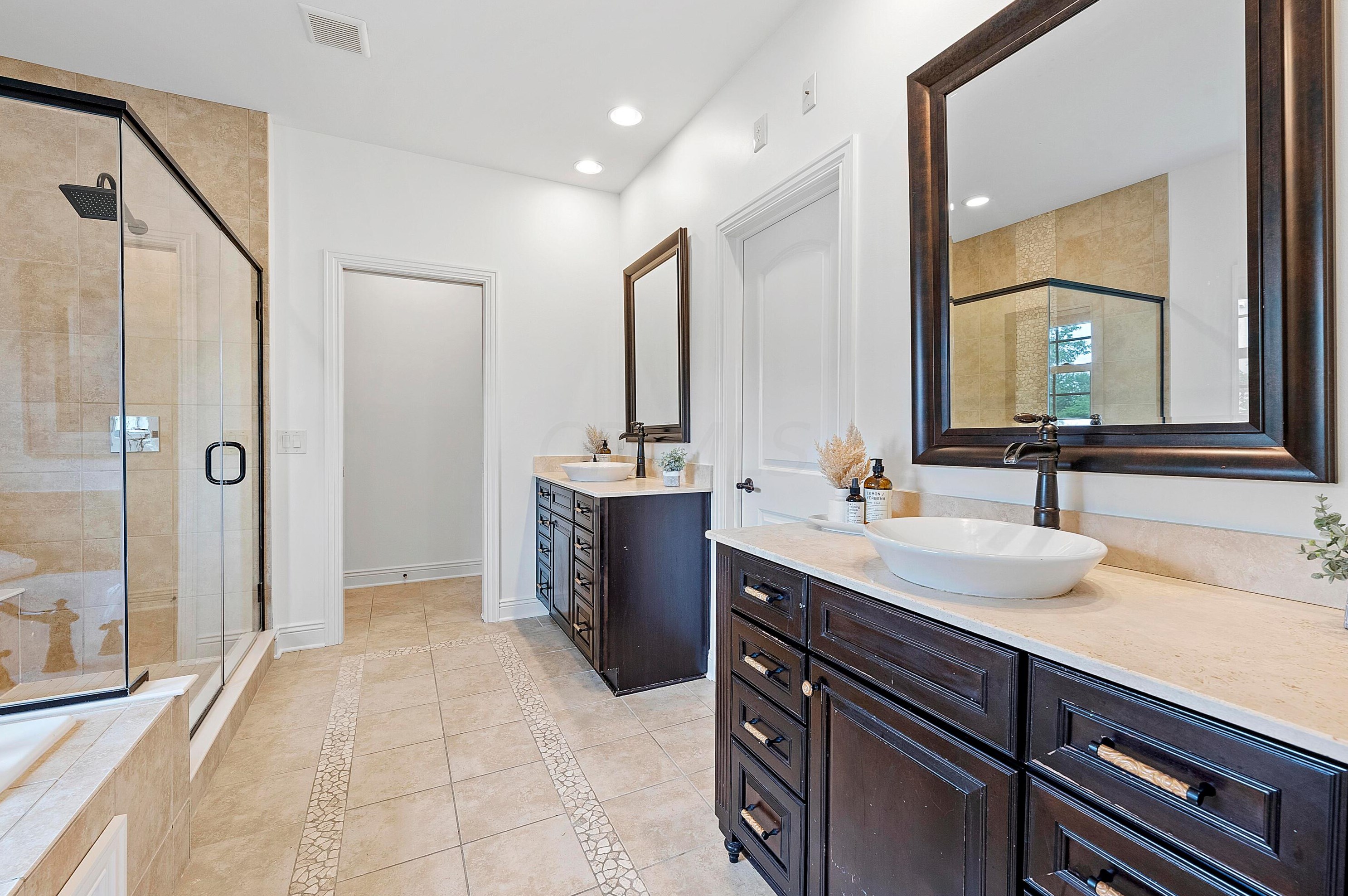 8127 Conine Dr, Dublin OH  exterior