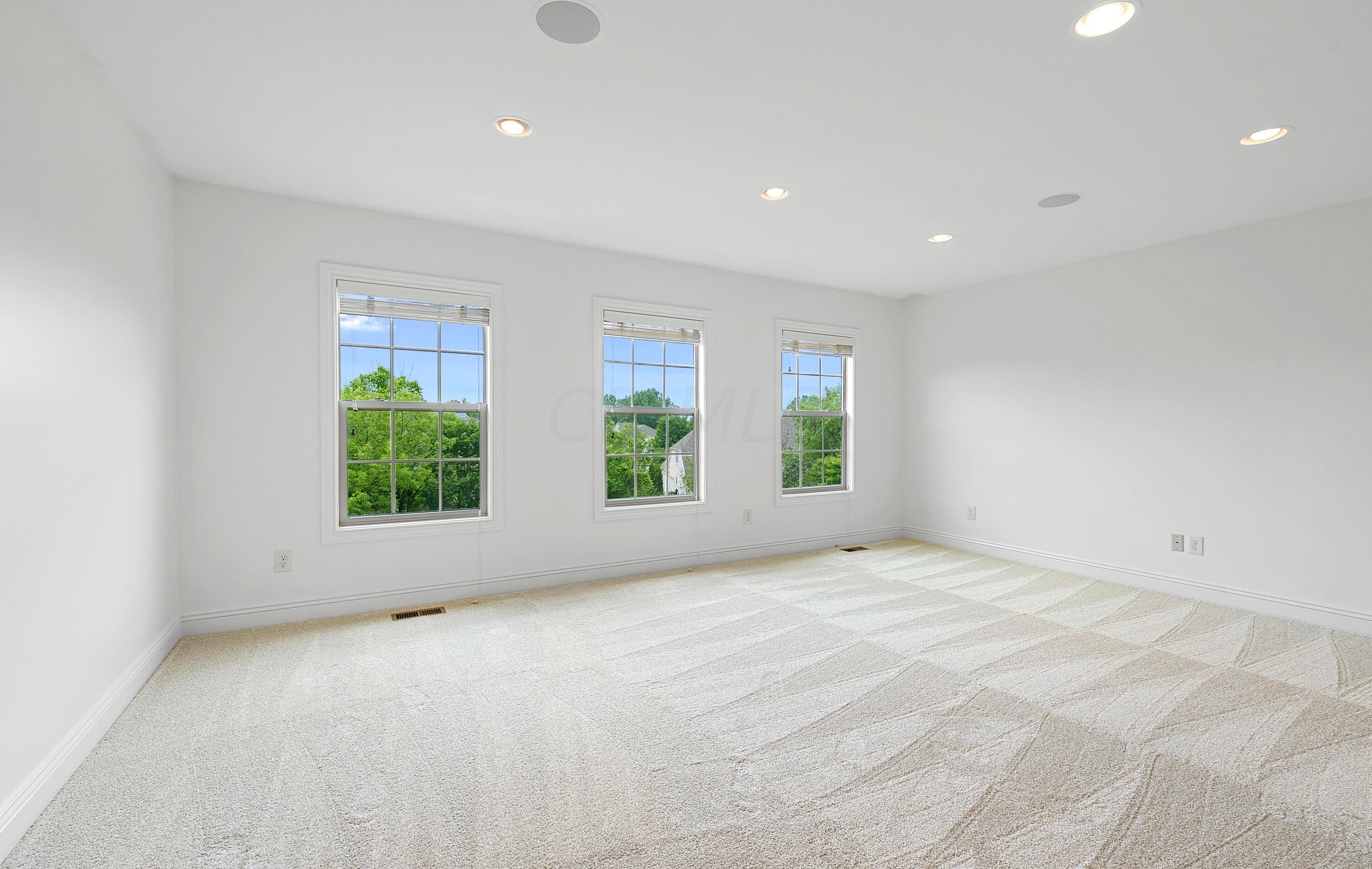 8127 Conine Dr, Dublin OH  exterior