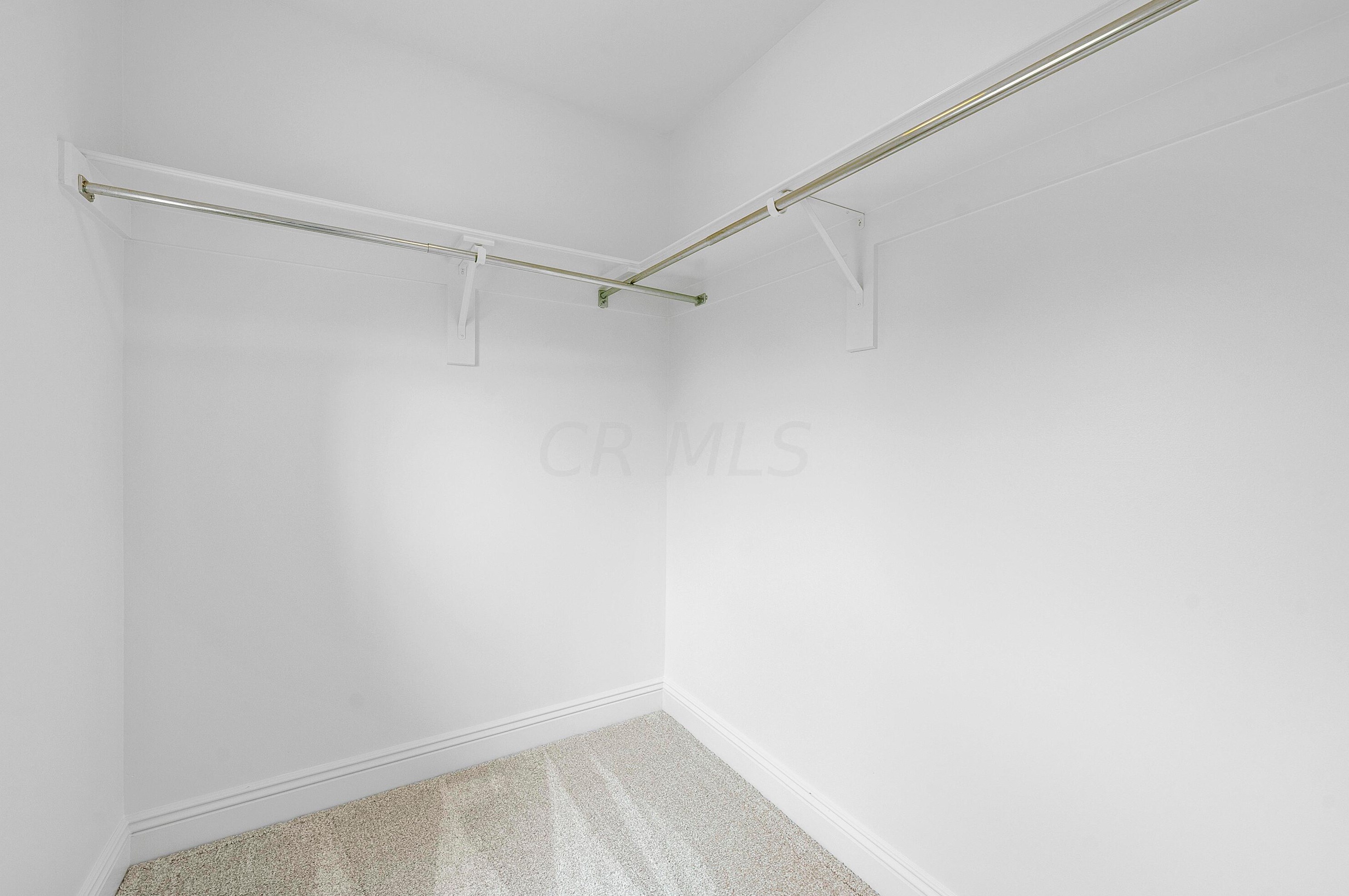 8127 Conine Dr, Dublin OH  exterior