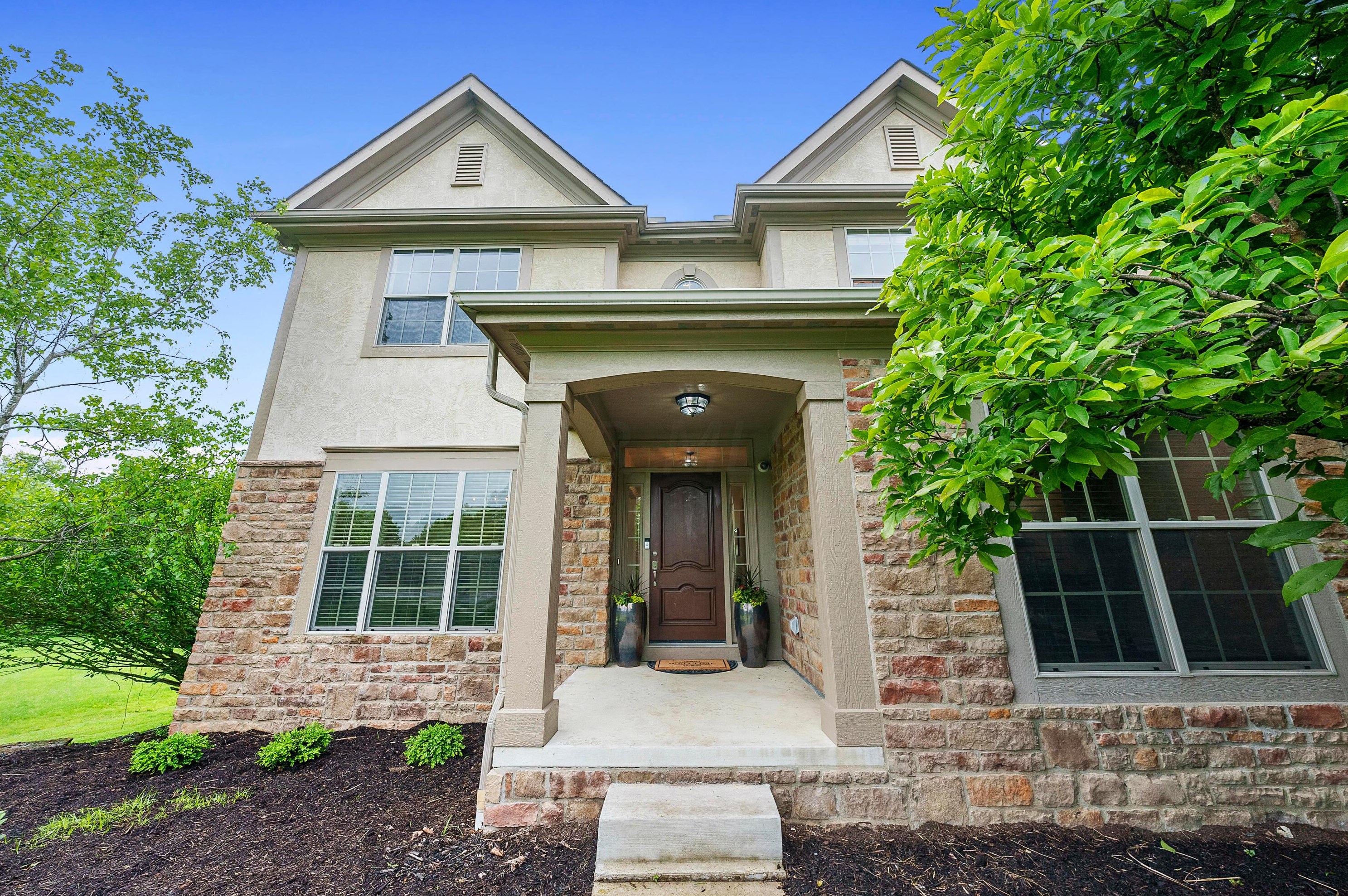 8127 Conine Dr, Dublin OH  exterior