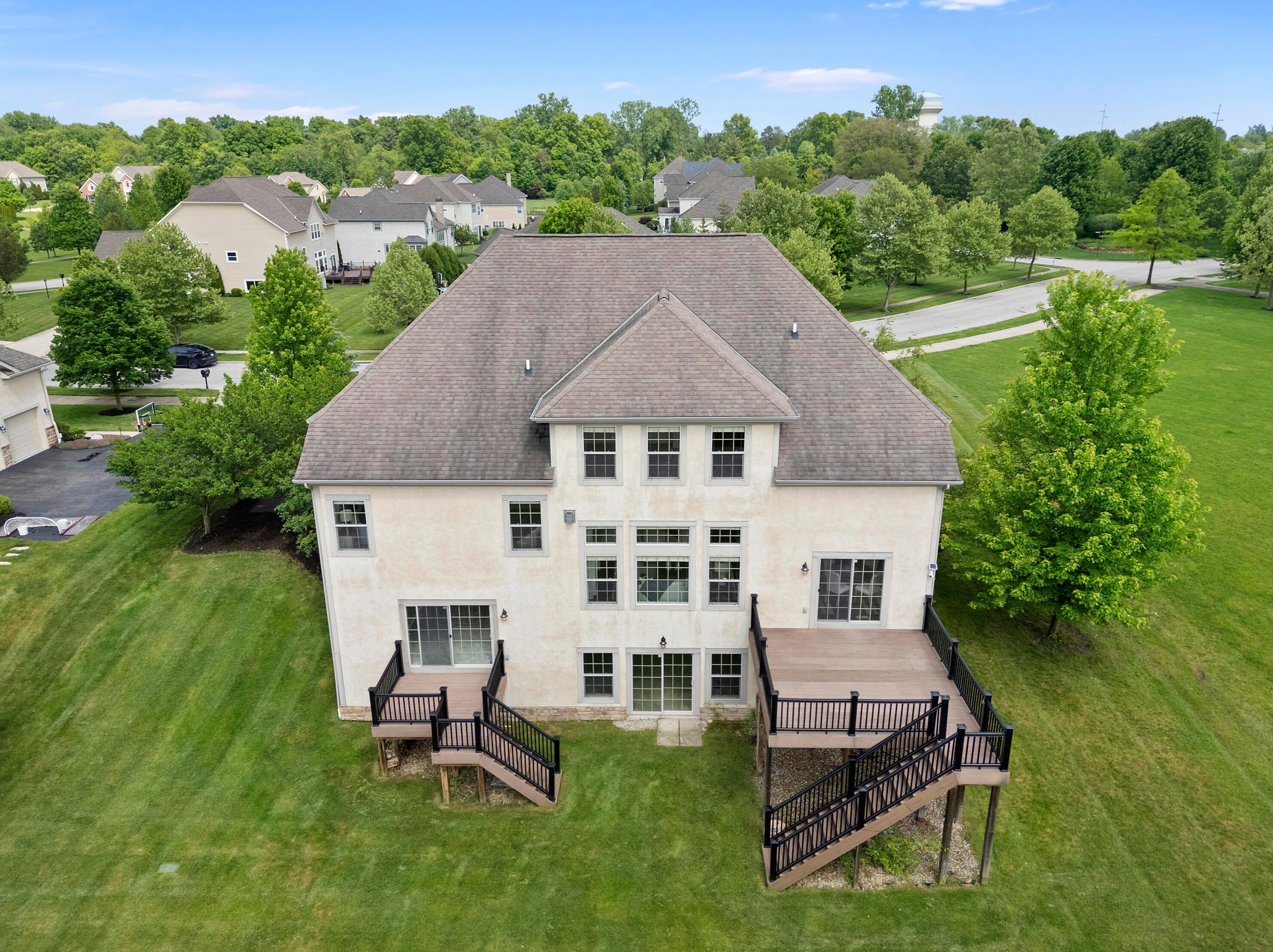 8127 Conine Dr, Dublin OH  exterior