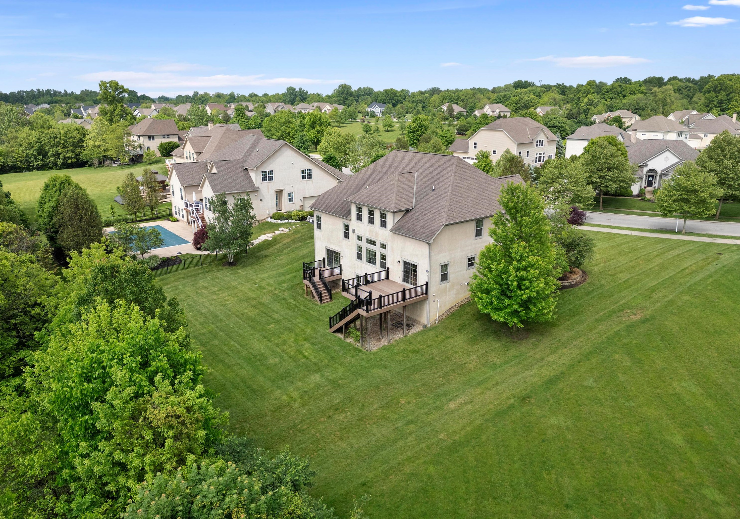 8127 Conine Dr, Dublin OH  exterior