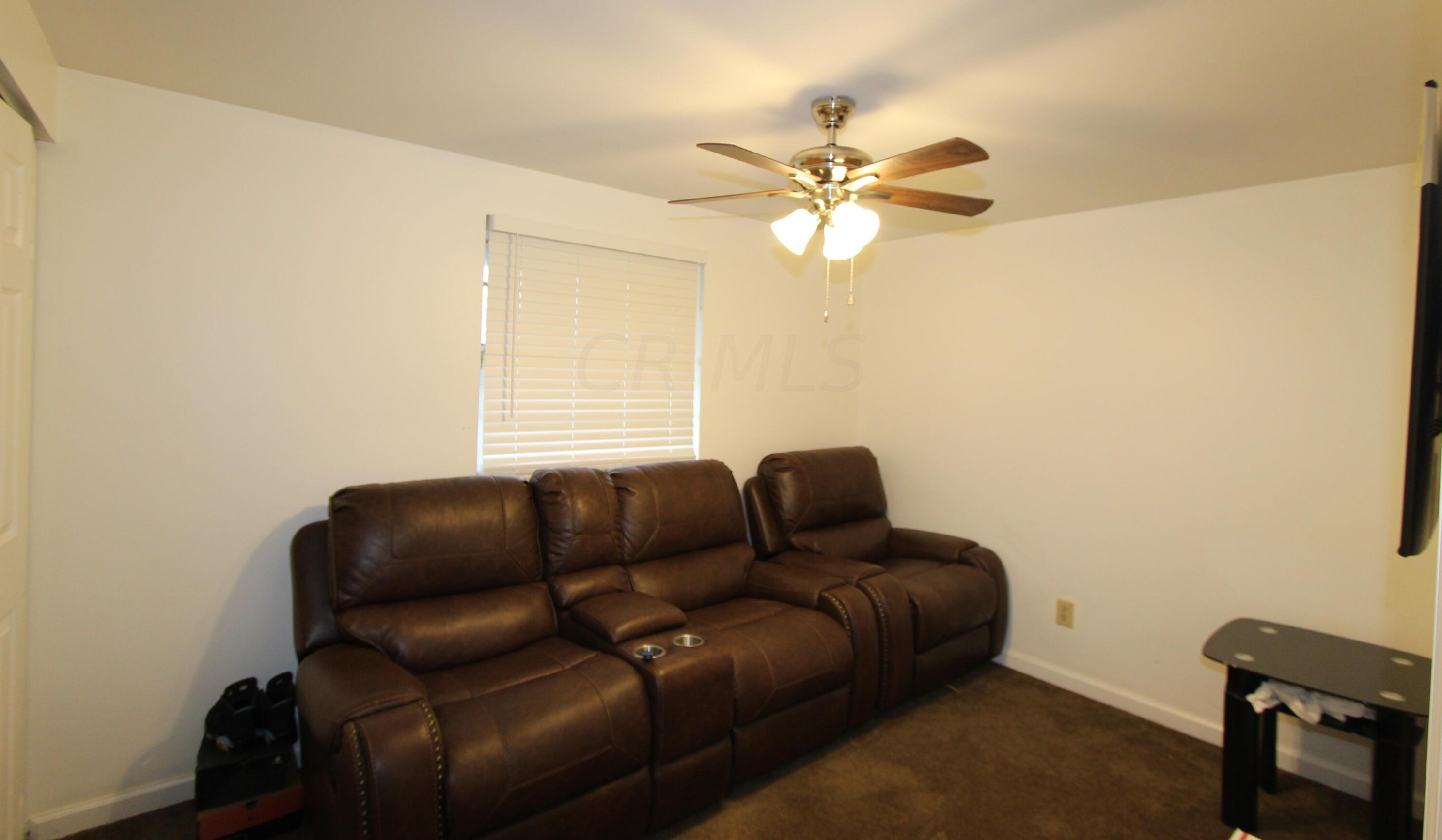 1213 Woodbrook Ln, Columbus OH  43223-3242 exterior