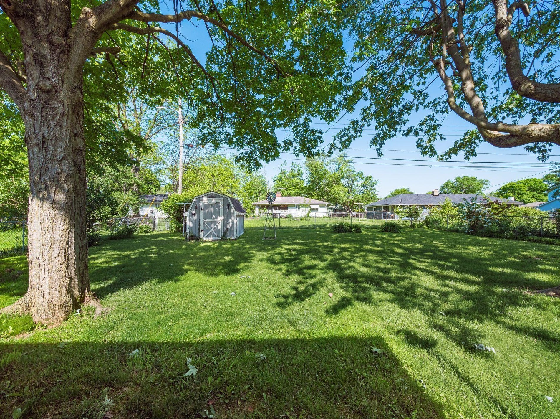 171 Maple Dr, Columbus OH 43228-1110 exterior