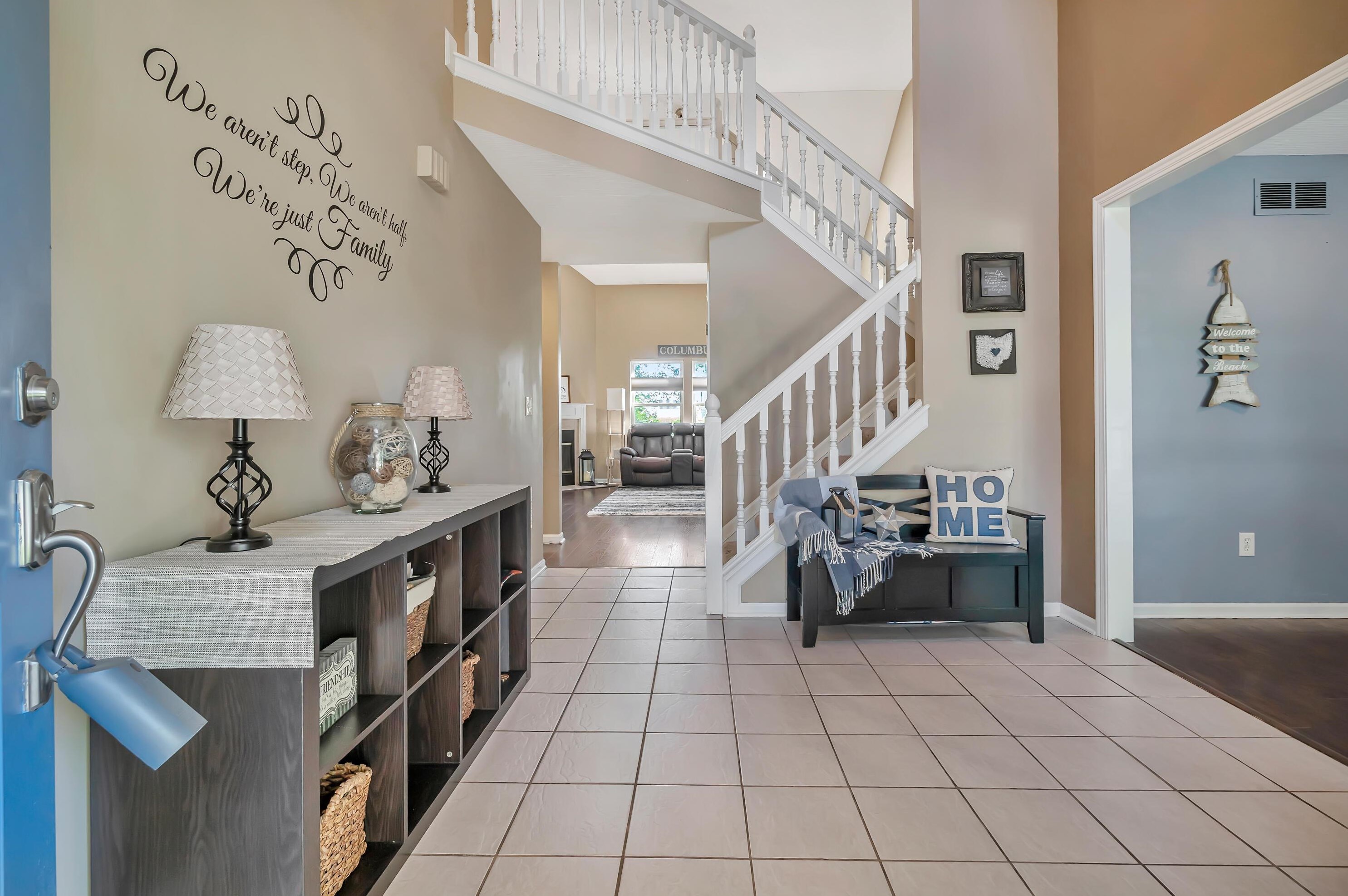 4686 Hoffman Farms Dr, Hilliard OH  43026-7324 exterior