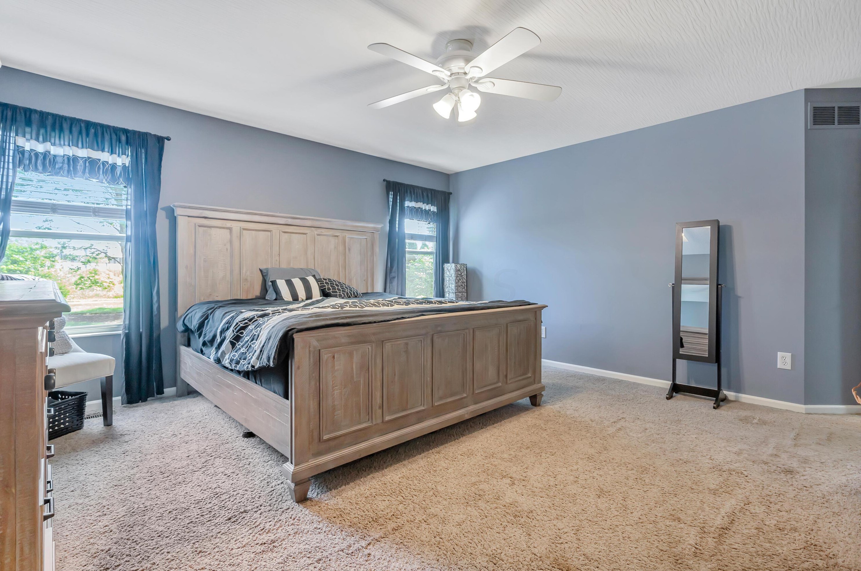 4686 Hoffman Farms Dr, Hilliard OH  43026-7324 exterior