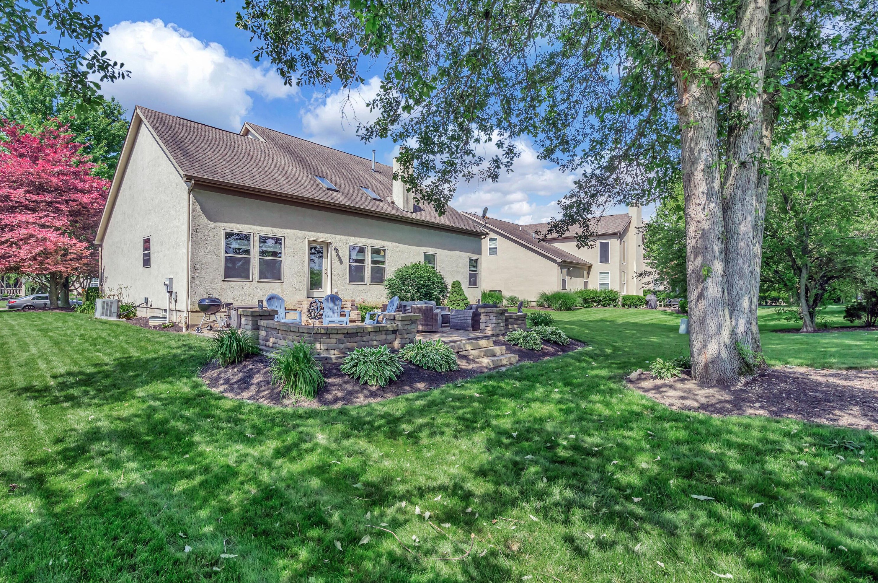 4686 Hoffman Farms Dr, Hilliard OH  43026-7324 exterior