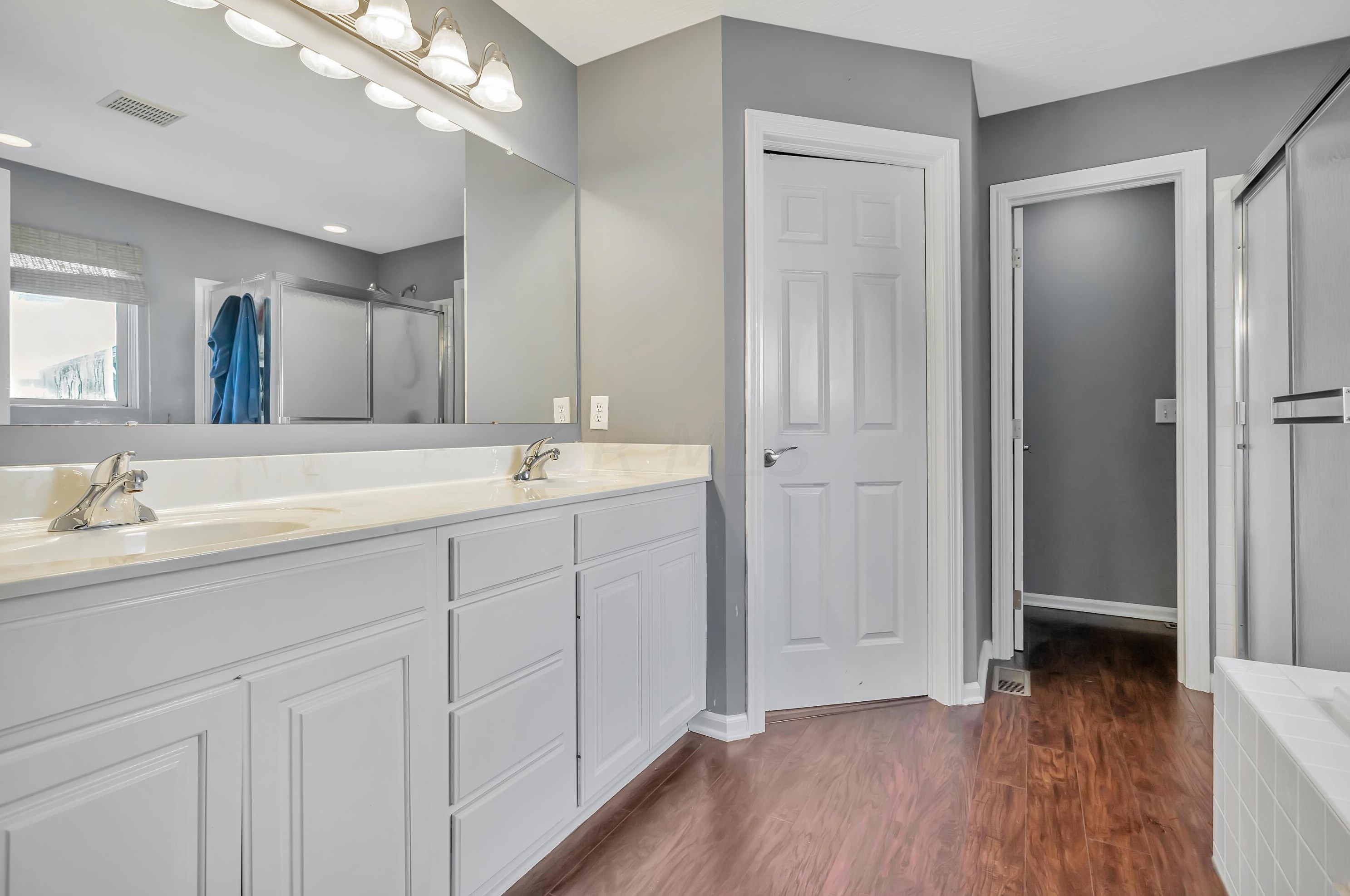 4686 Hoffman Farms Dr, Hilliard OH  43026-7324 exterior