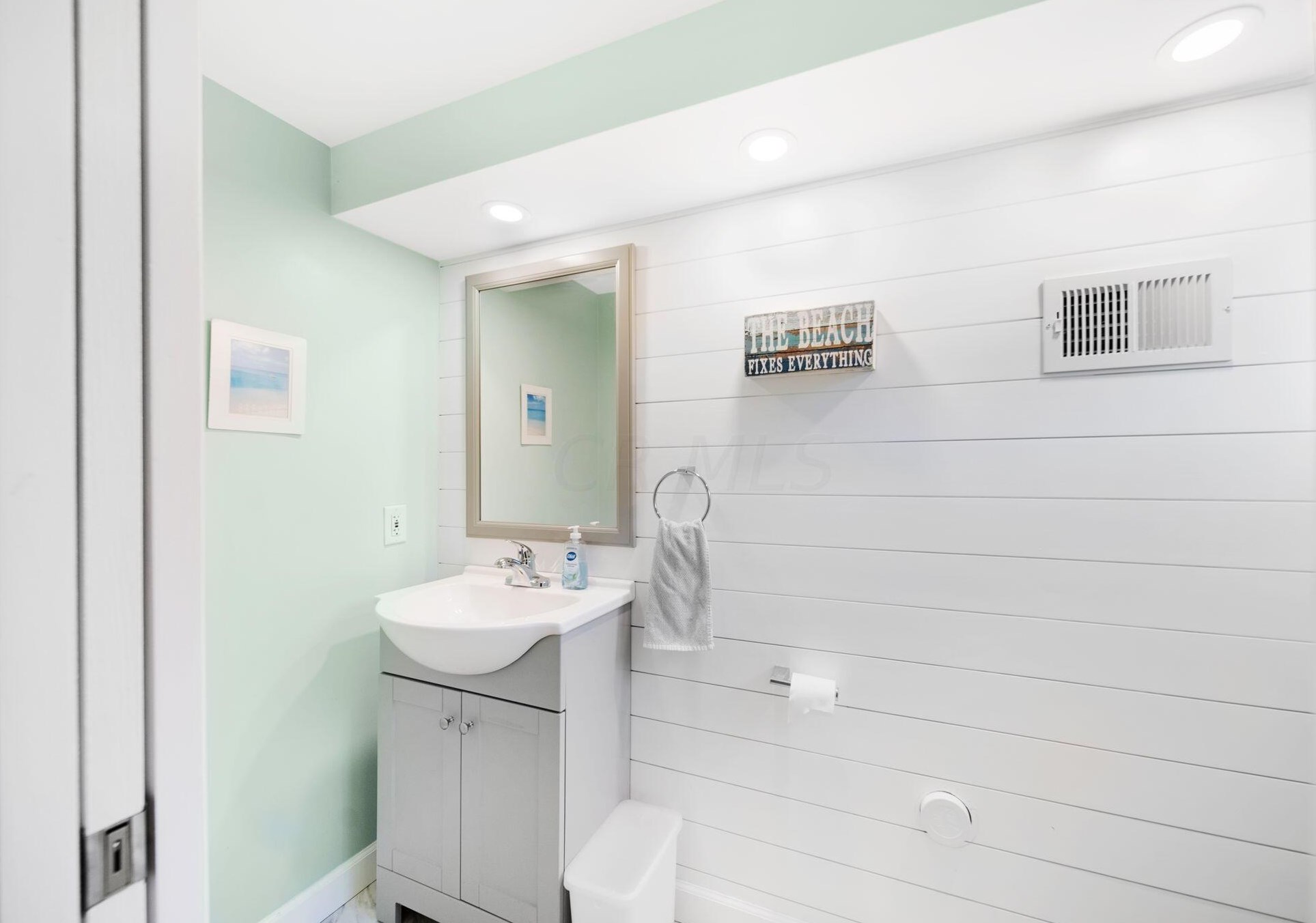 216 Mohawk Ave, Westerville OH  43081-2641 exterior