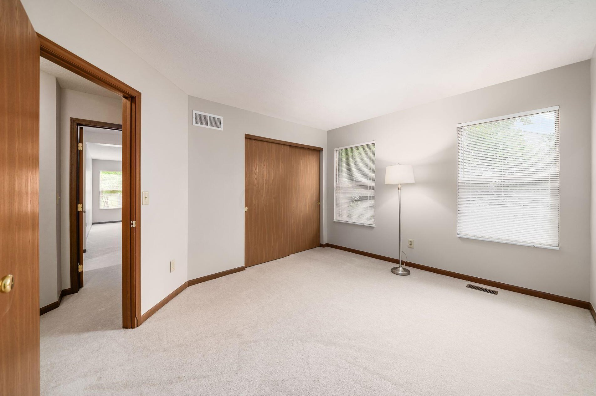 6156 Radekin Rd, Columbus OH 43232-2948 exterior