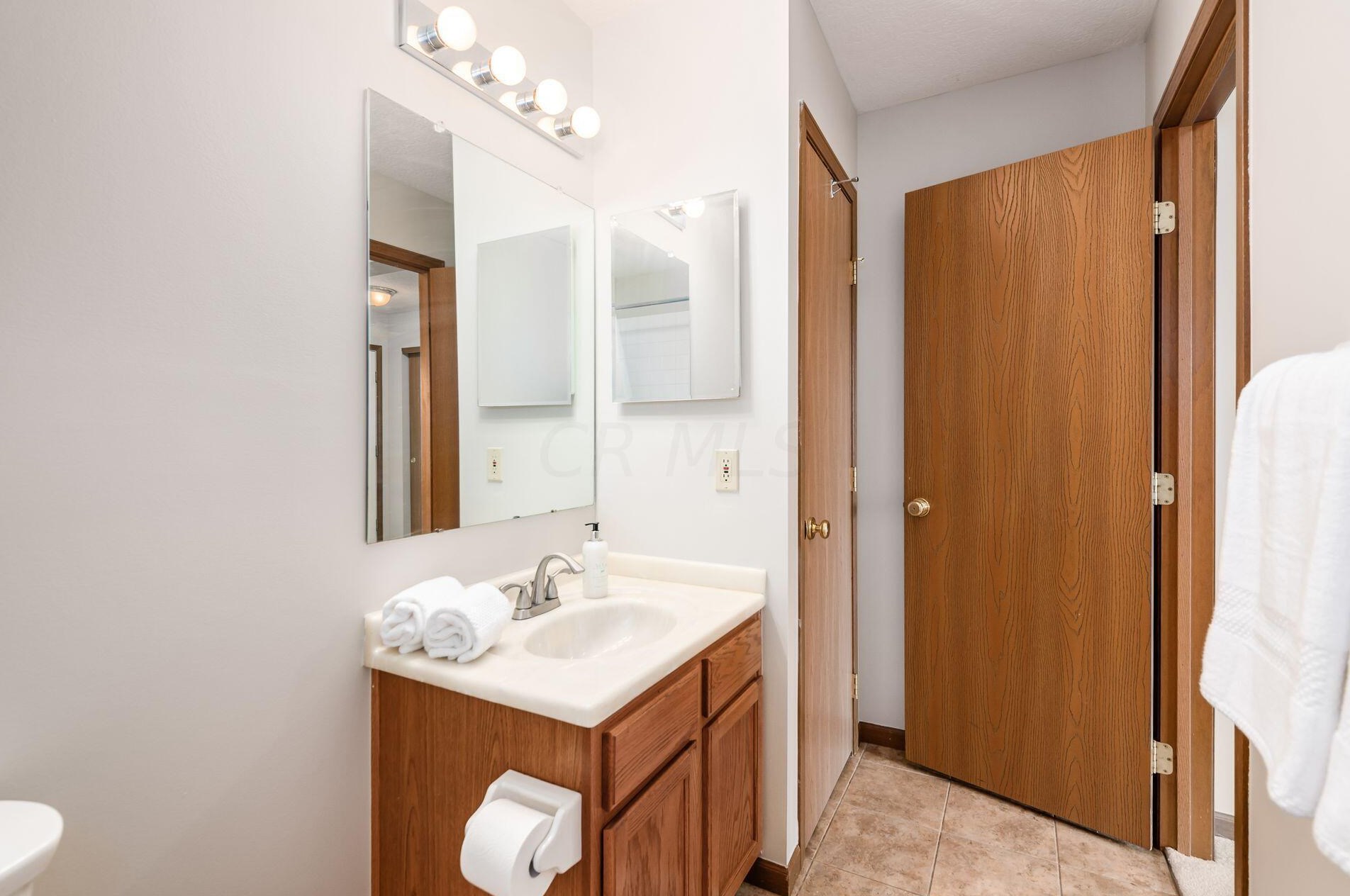 6156 Radekin Rd, Columbus OH 43232-2948 exterior