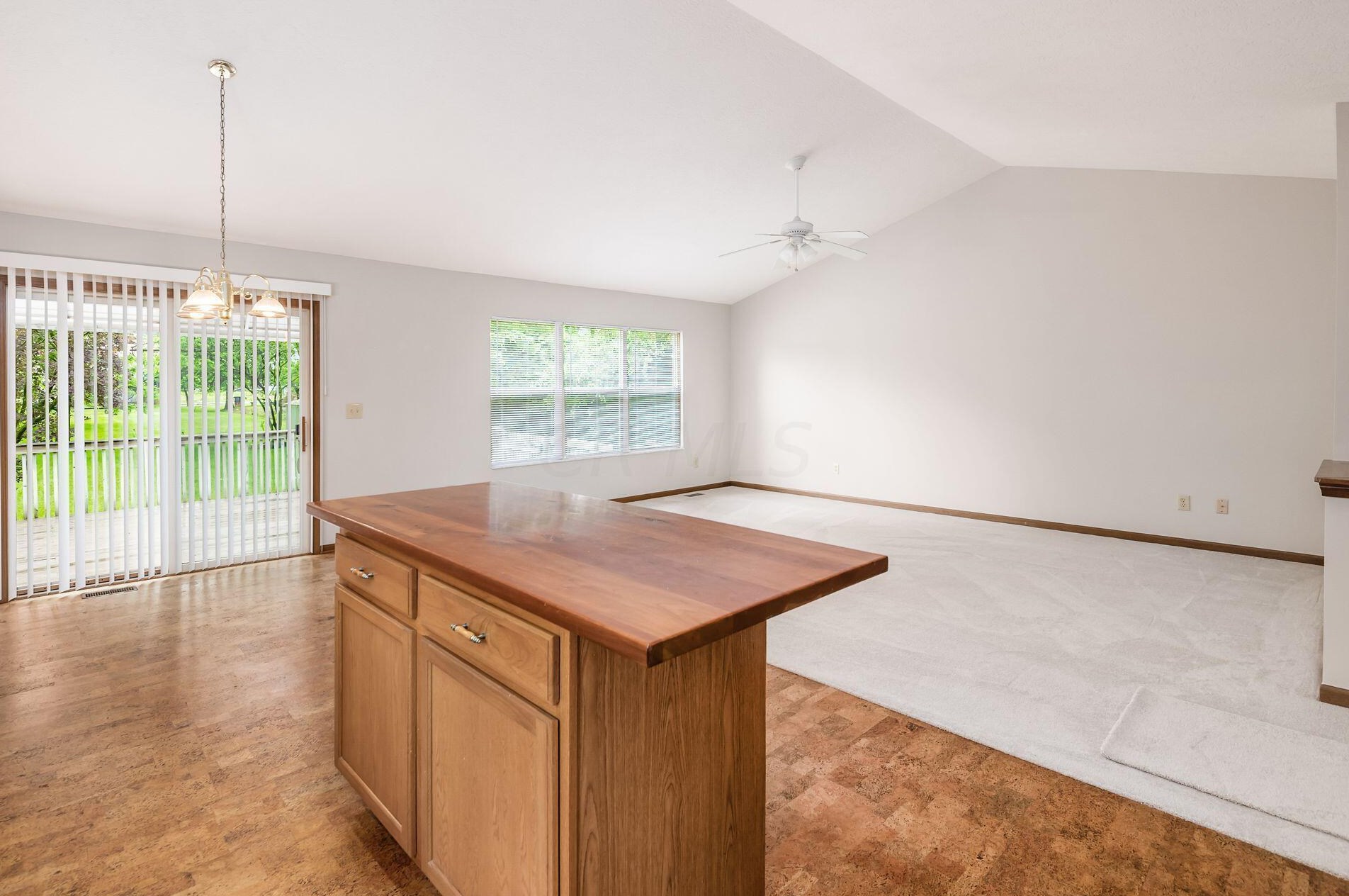 6156 Radekin Rd, Columbus OH 43232-2948 exterior