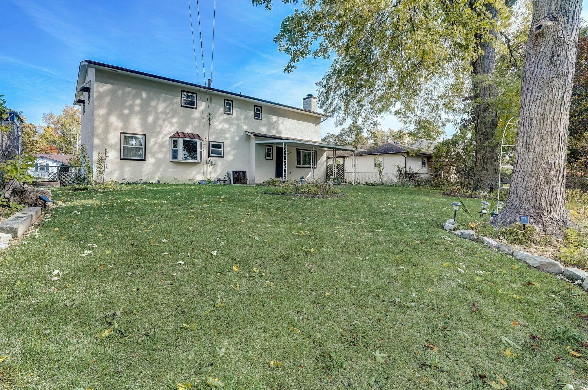 1725 Ivyhill Loop, Columbus OH 43229-5223 exterior