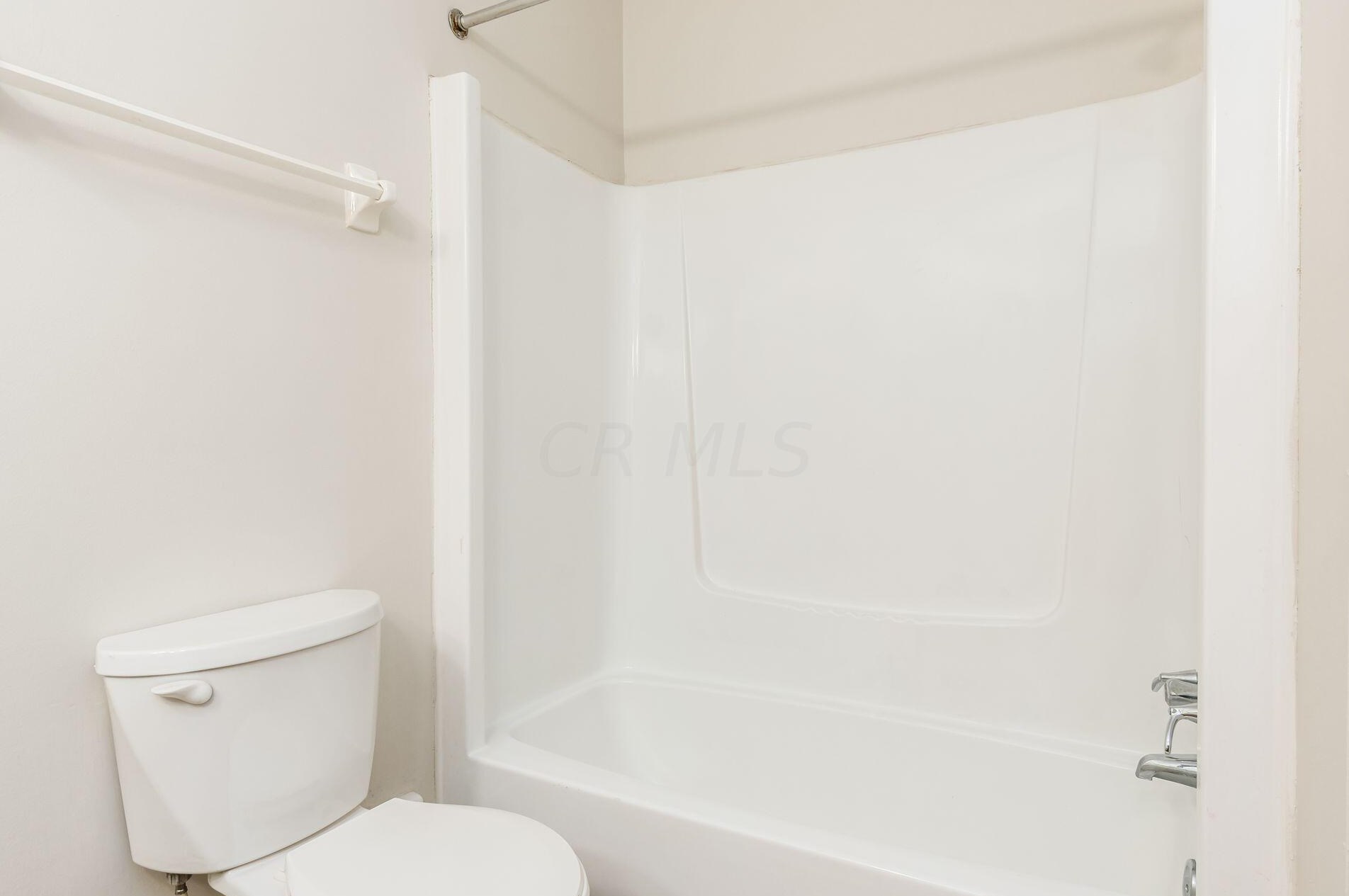 1535 Sandringham Ct, Columbus OH  43220-3834 exterior